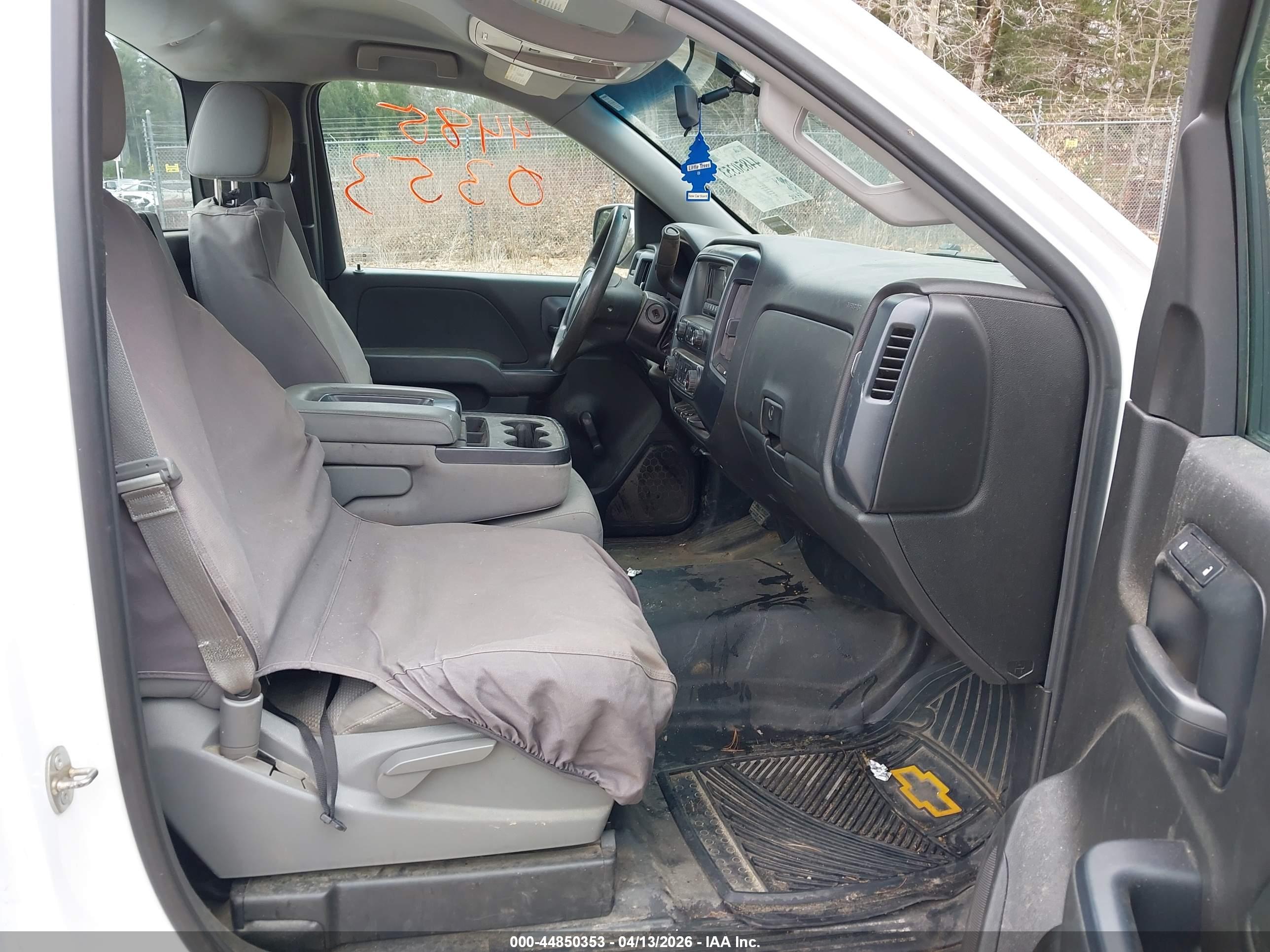 CHEVROLET SILVERADO image 5
