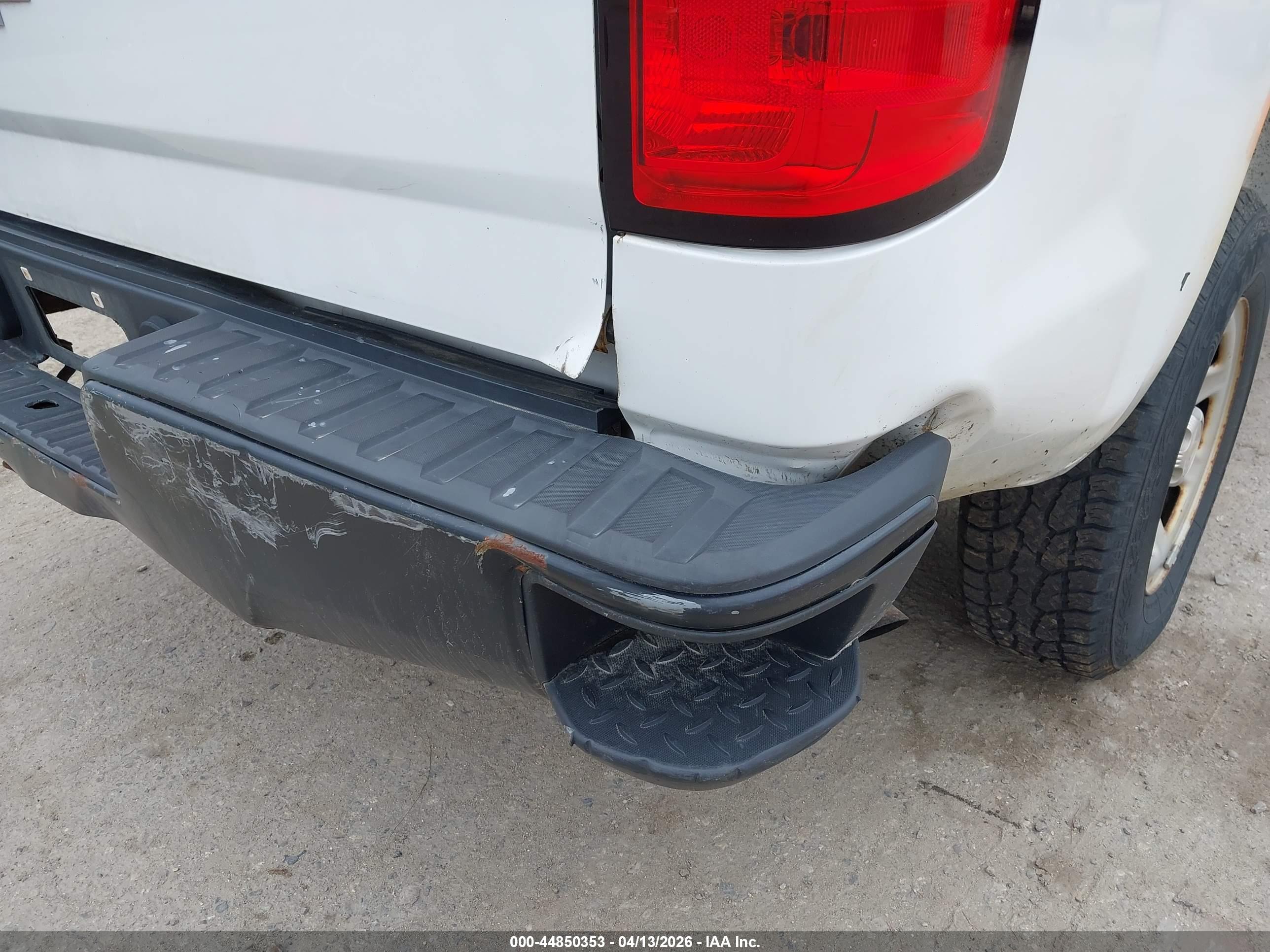 CHEVROLET SILVERADO image 6