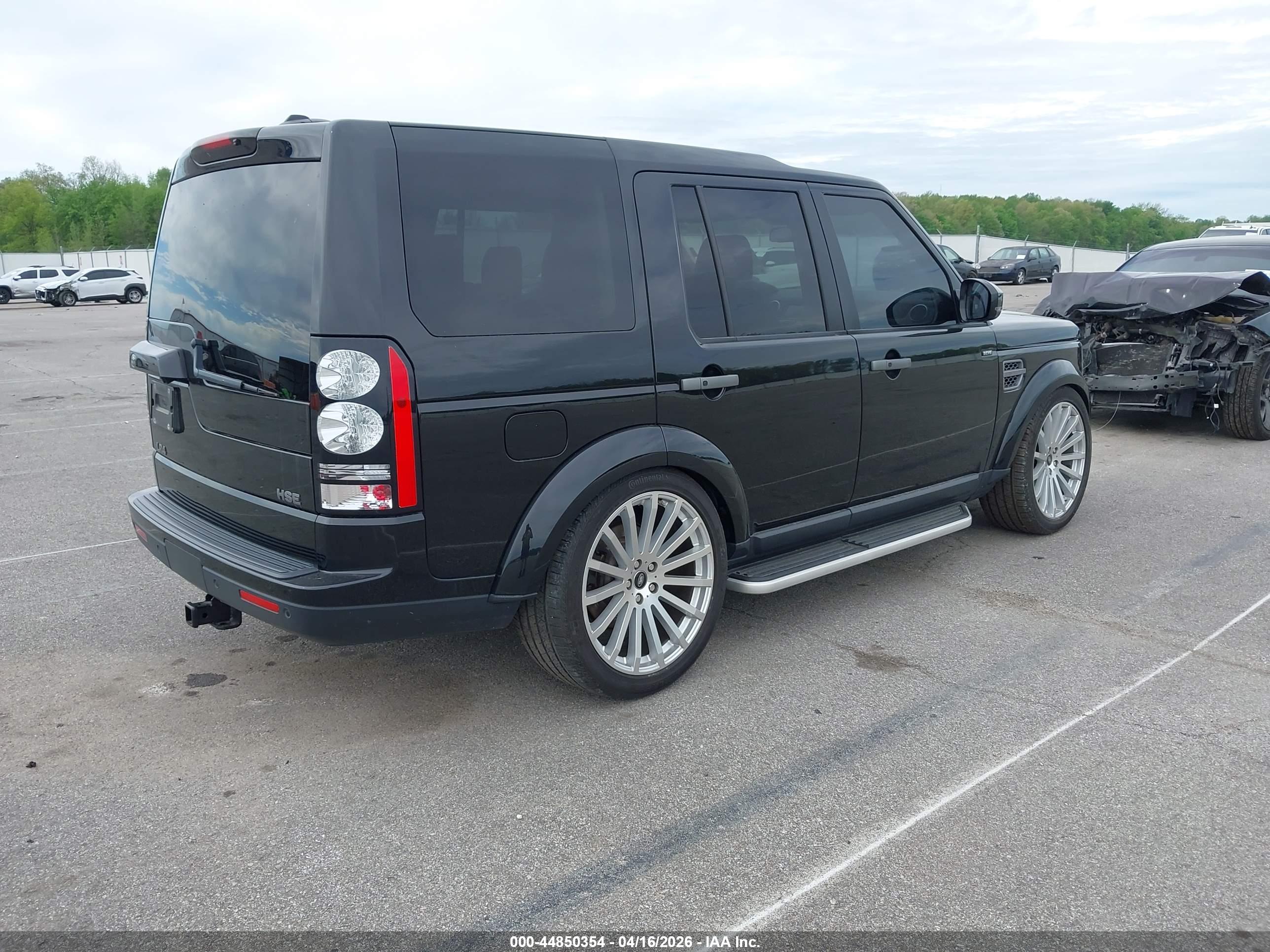 LAND ROVER image 4