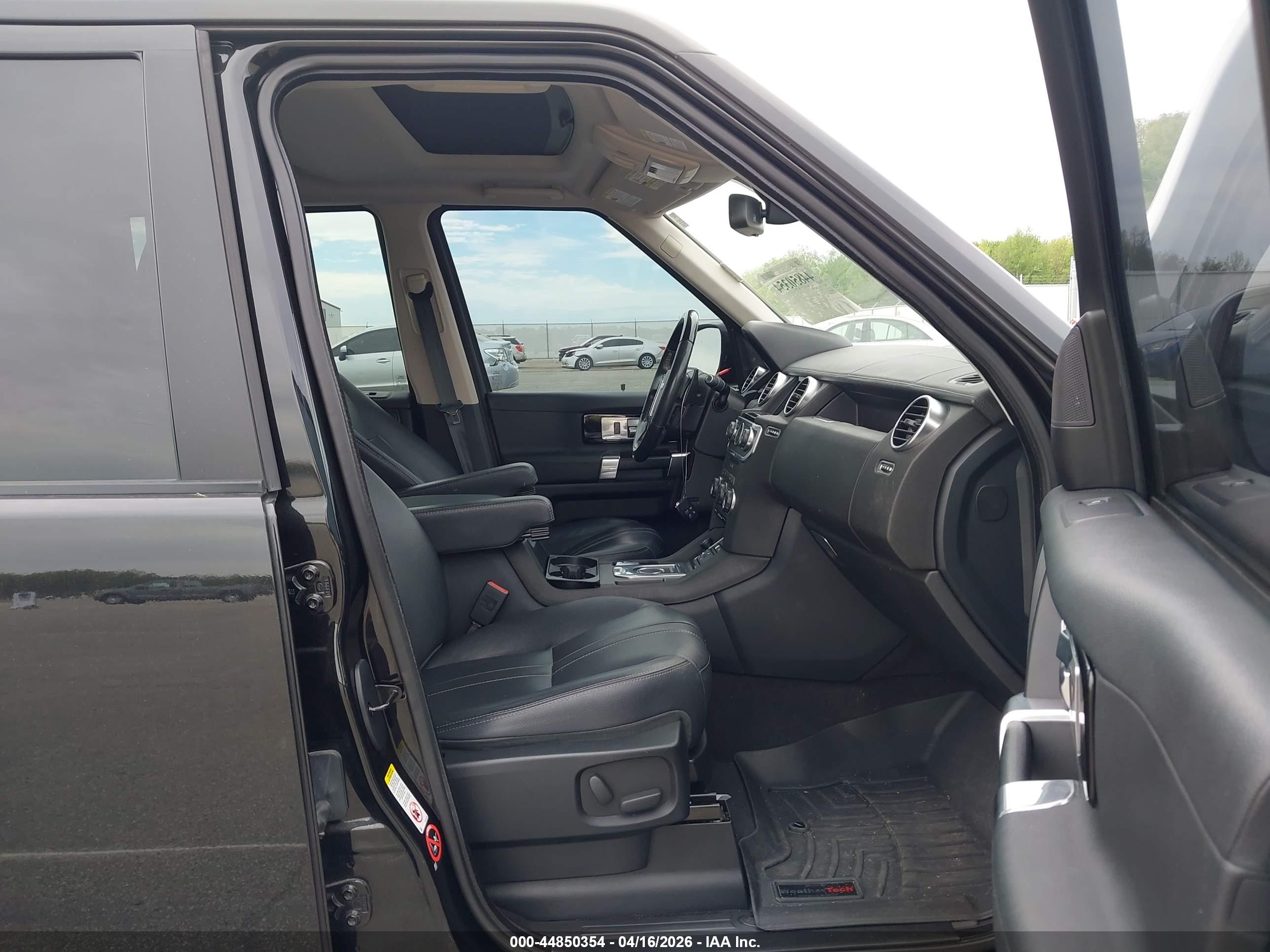LAND ROVER image 5