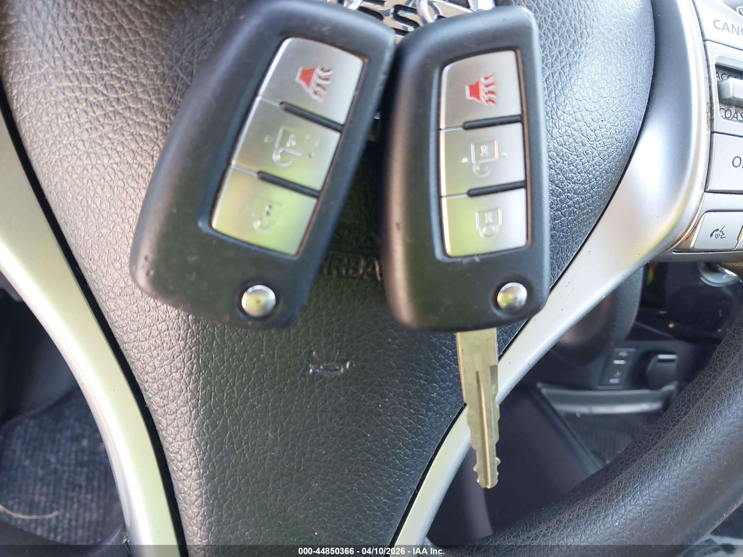 NISSAN ROGUE image 11