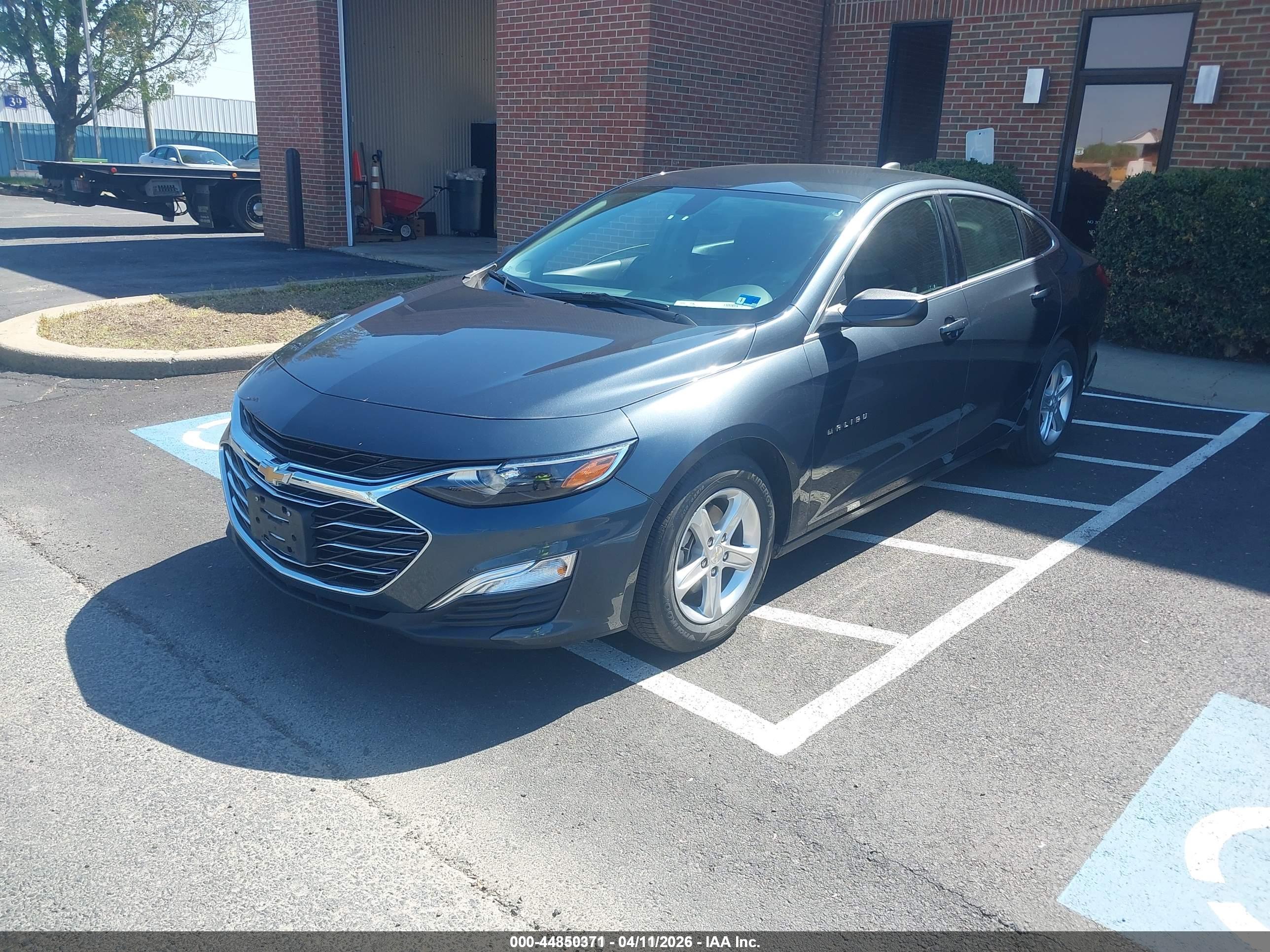 CHEVROLET MALIBU image 2