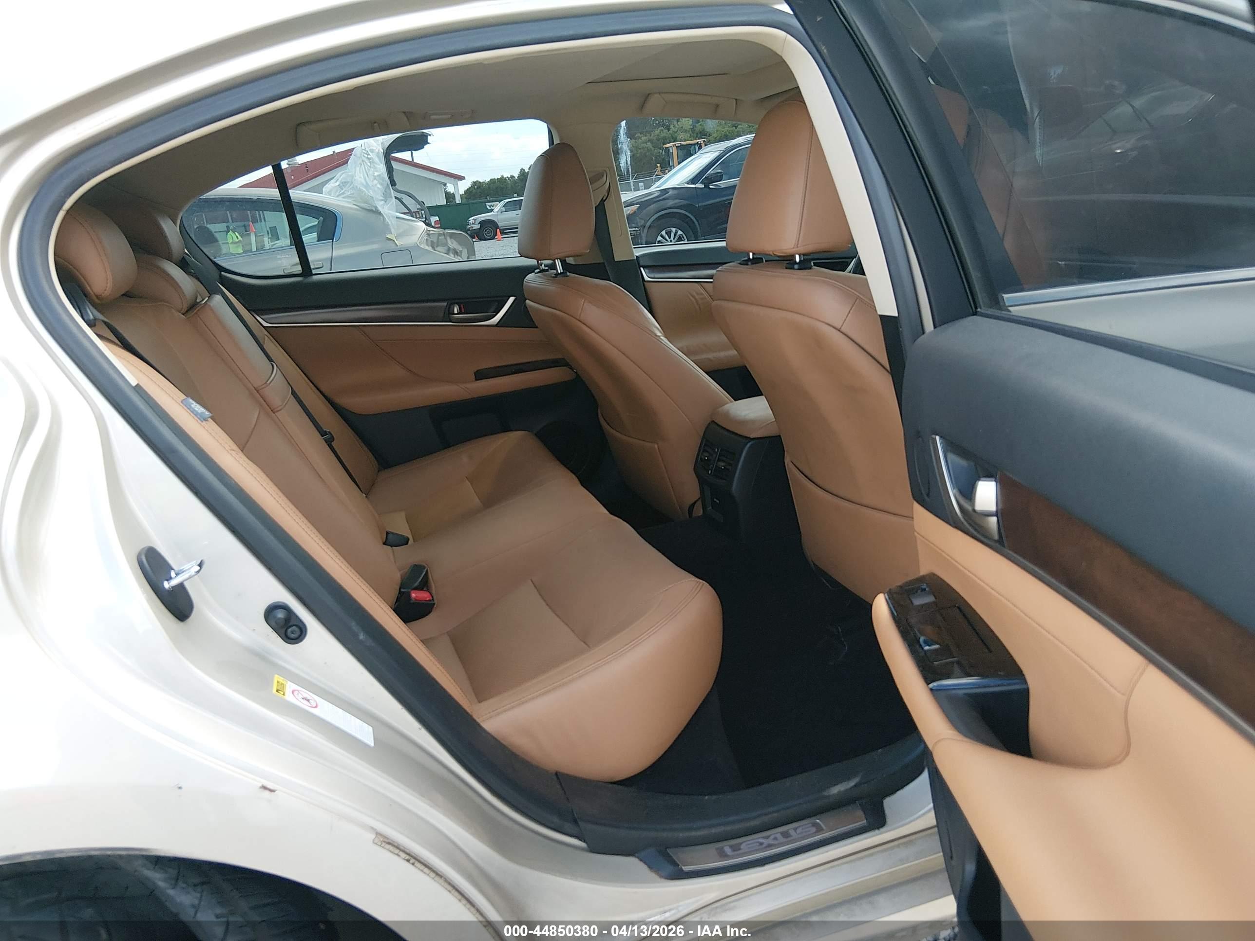 LEXUS GS image 8
