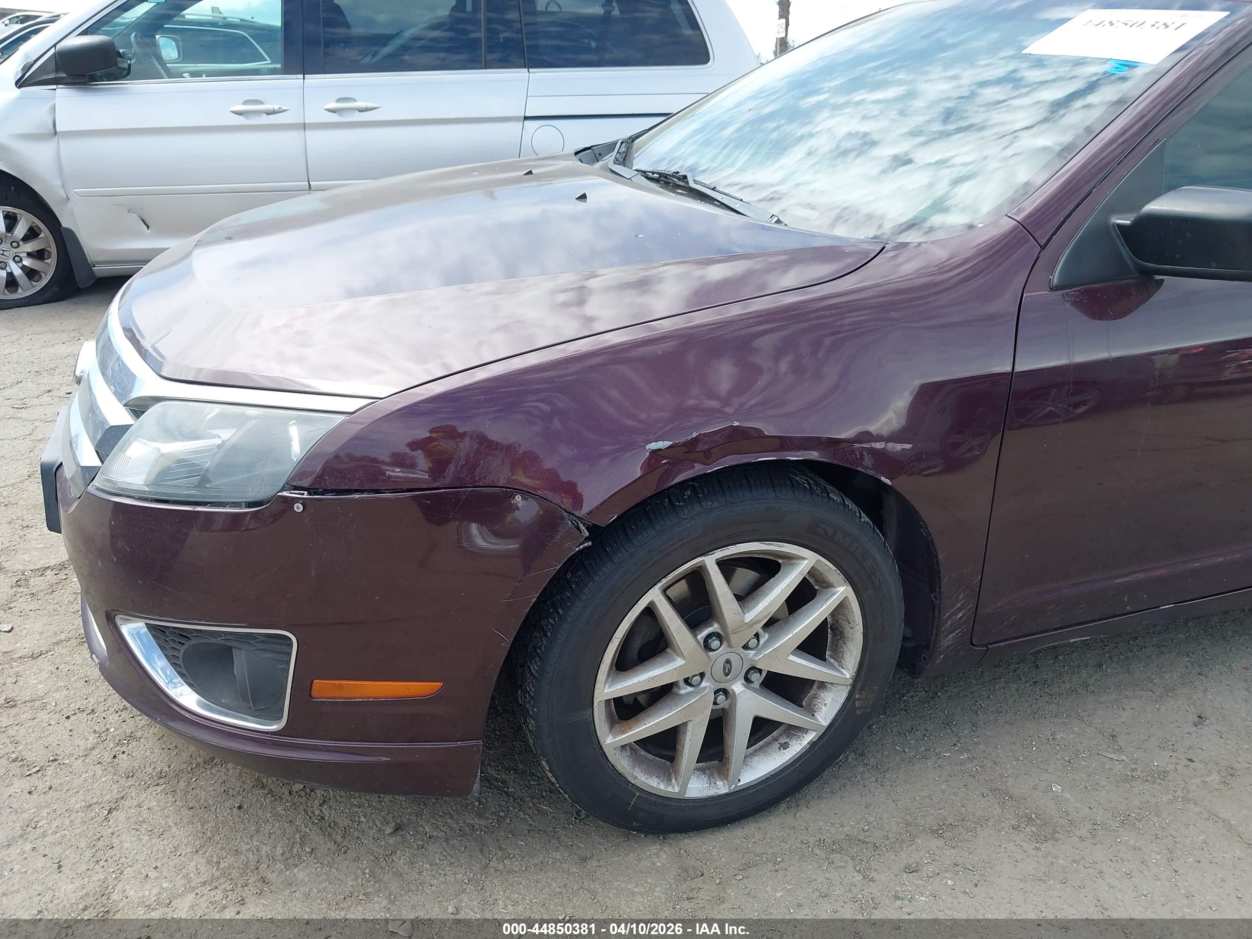 FORD FUSION image 6