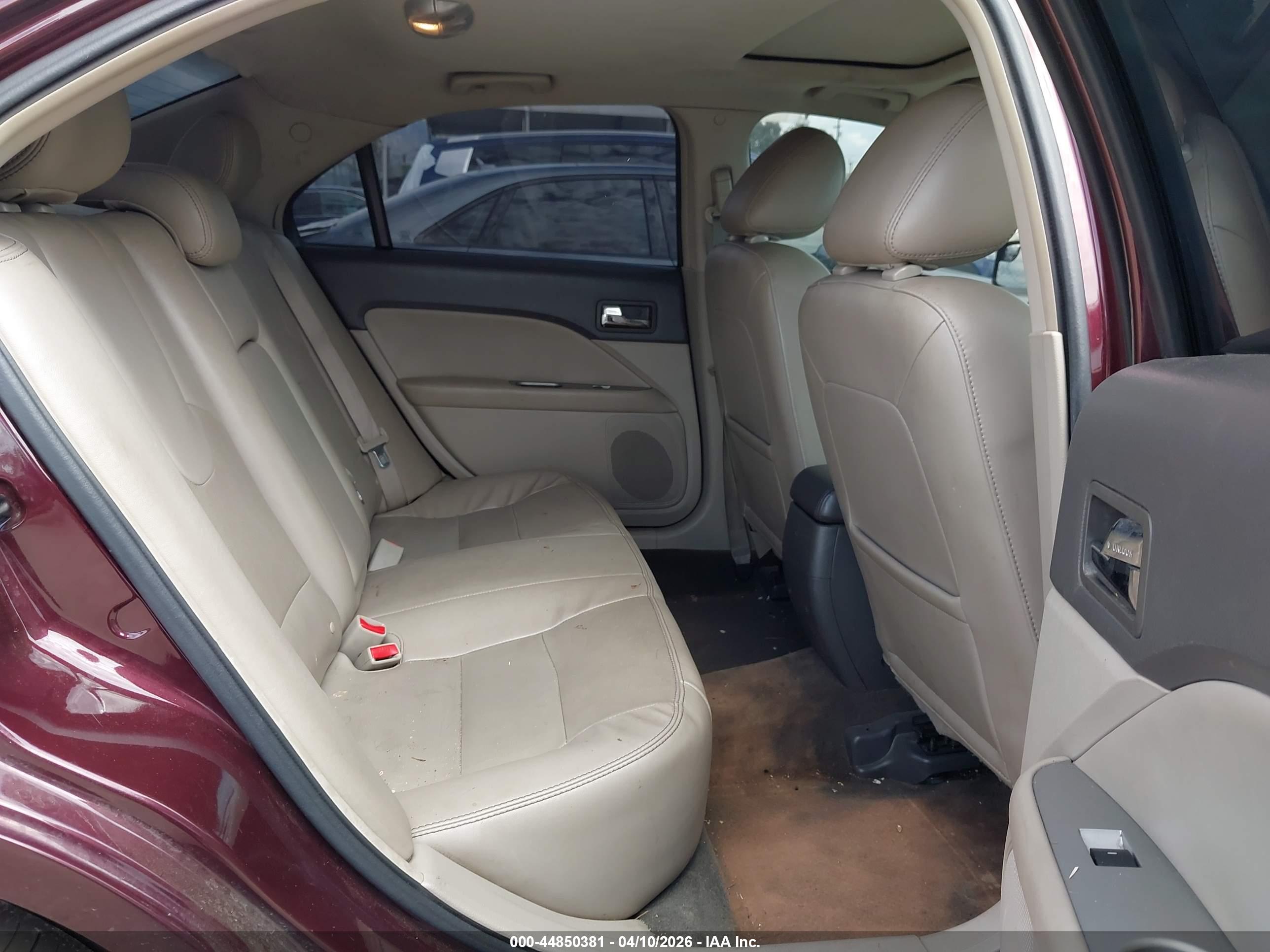 FORD FUSION image 8