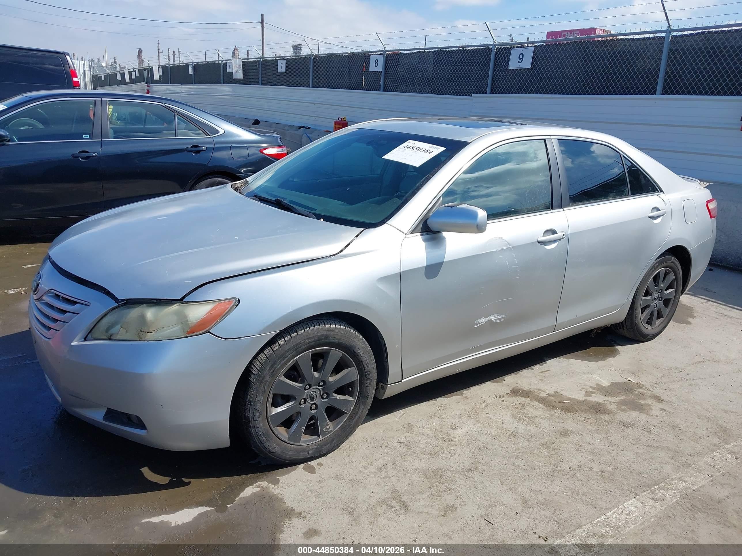 TOYOTA CAMRY image 6