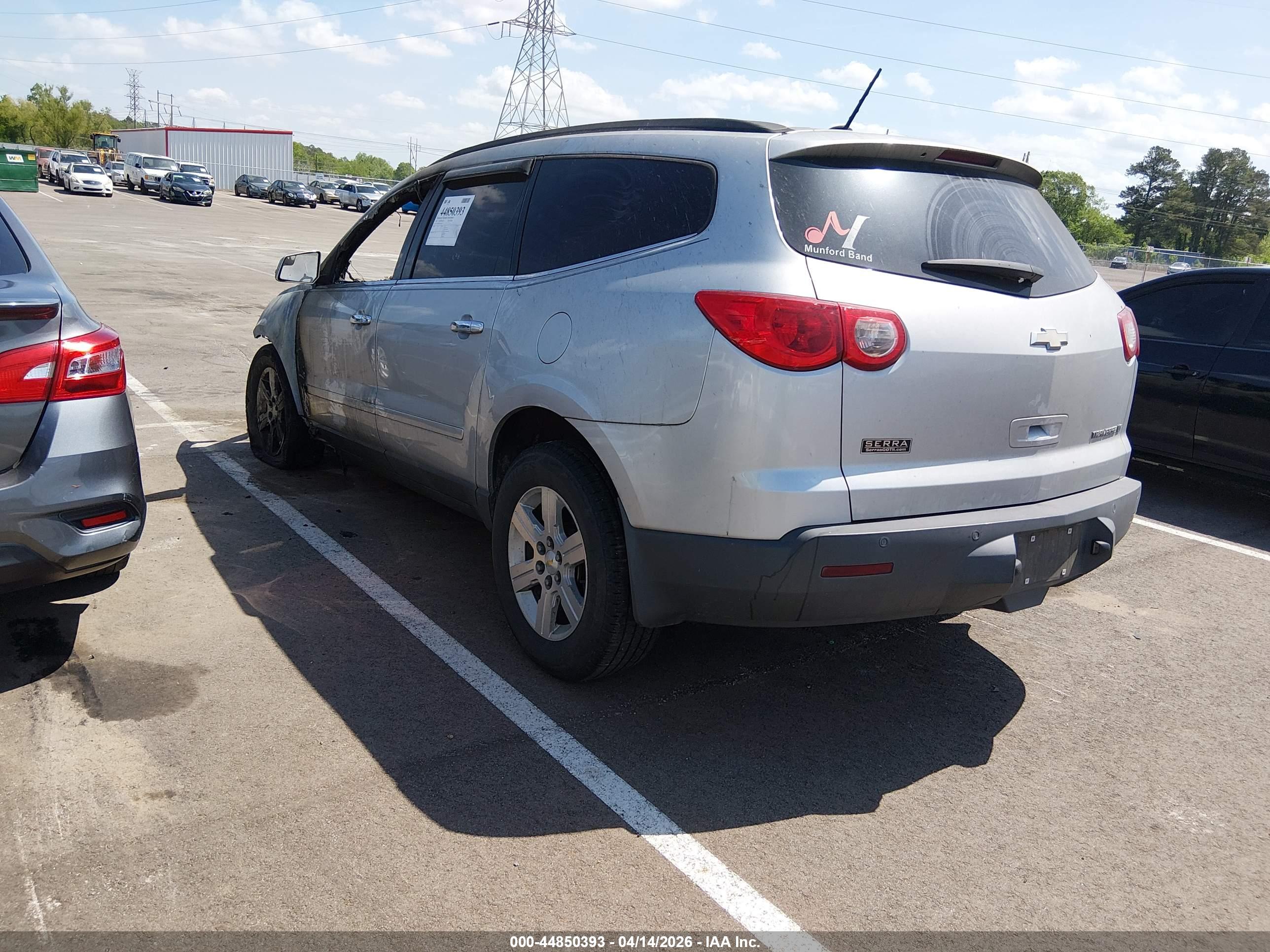 CHEVROLET TRAVERSE image 3