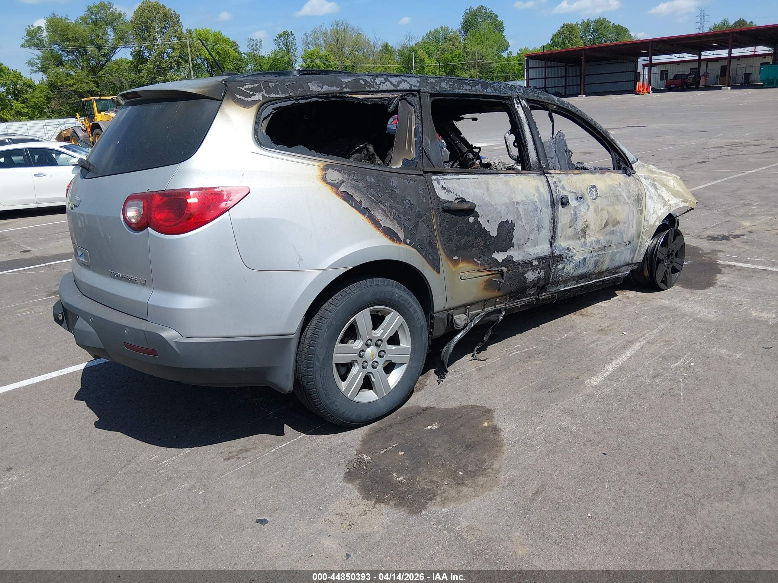 CHEVROLET TRAVERSE image 4
