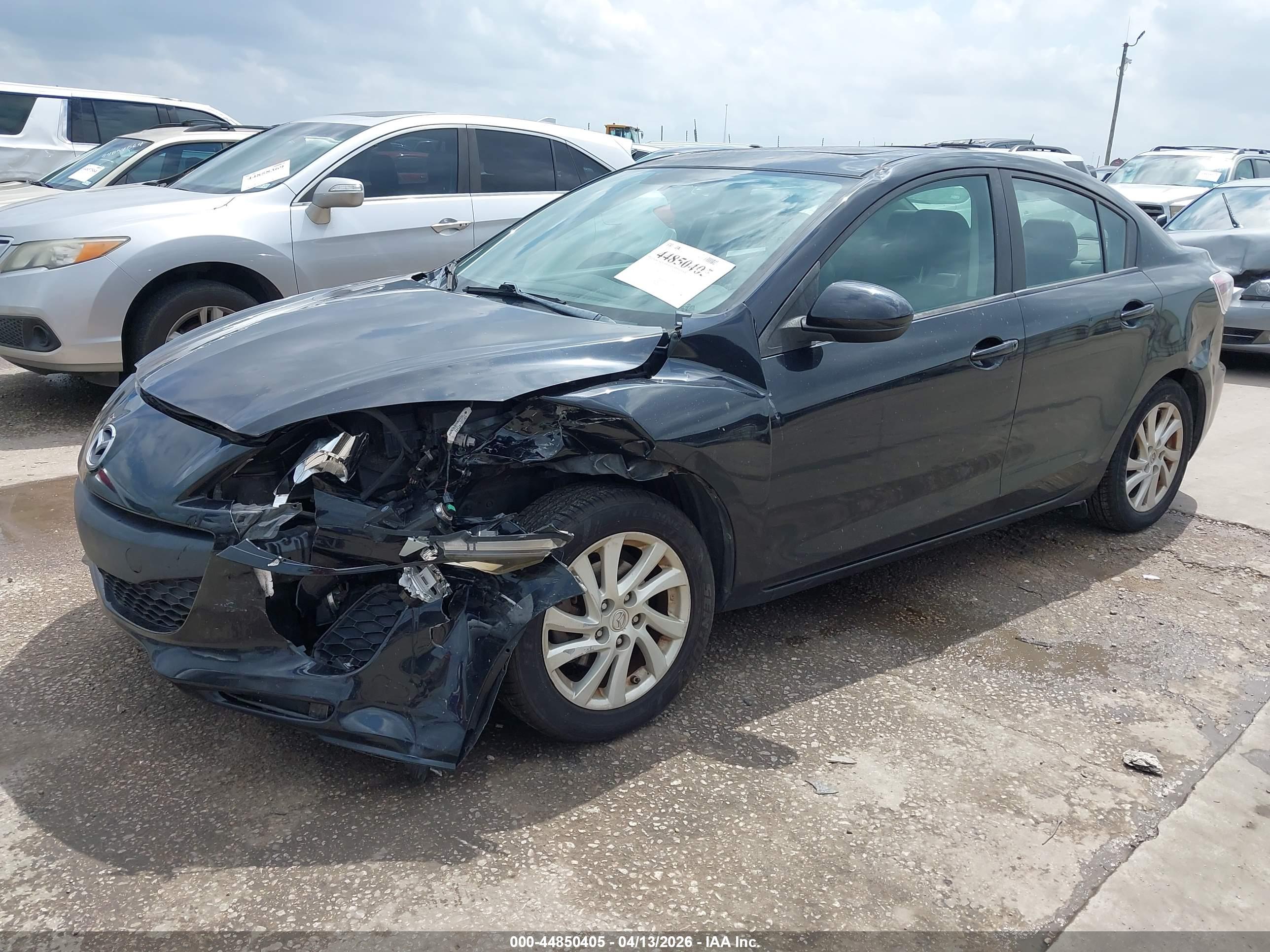 MAZDA MAZDA3 image 2