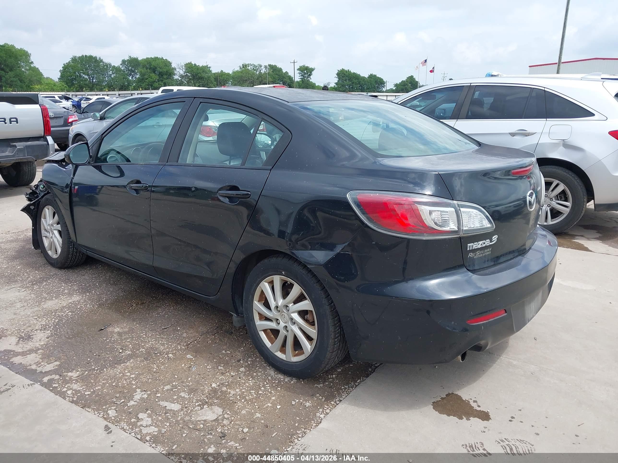 MAZDA MAZDA3 image 3