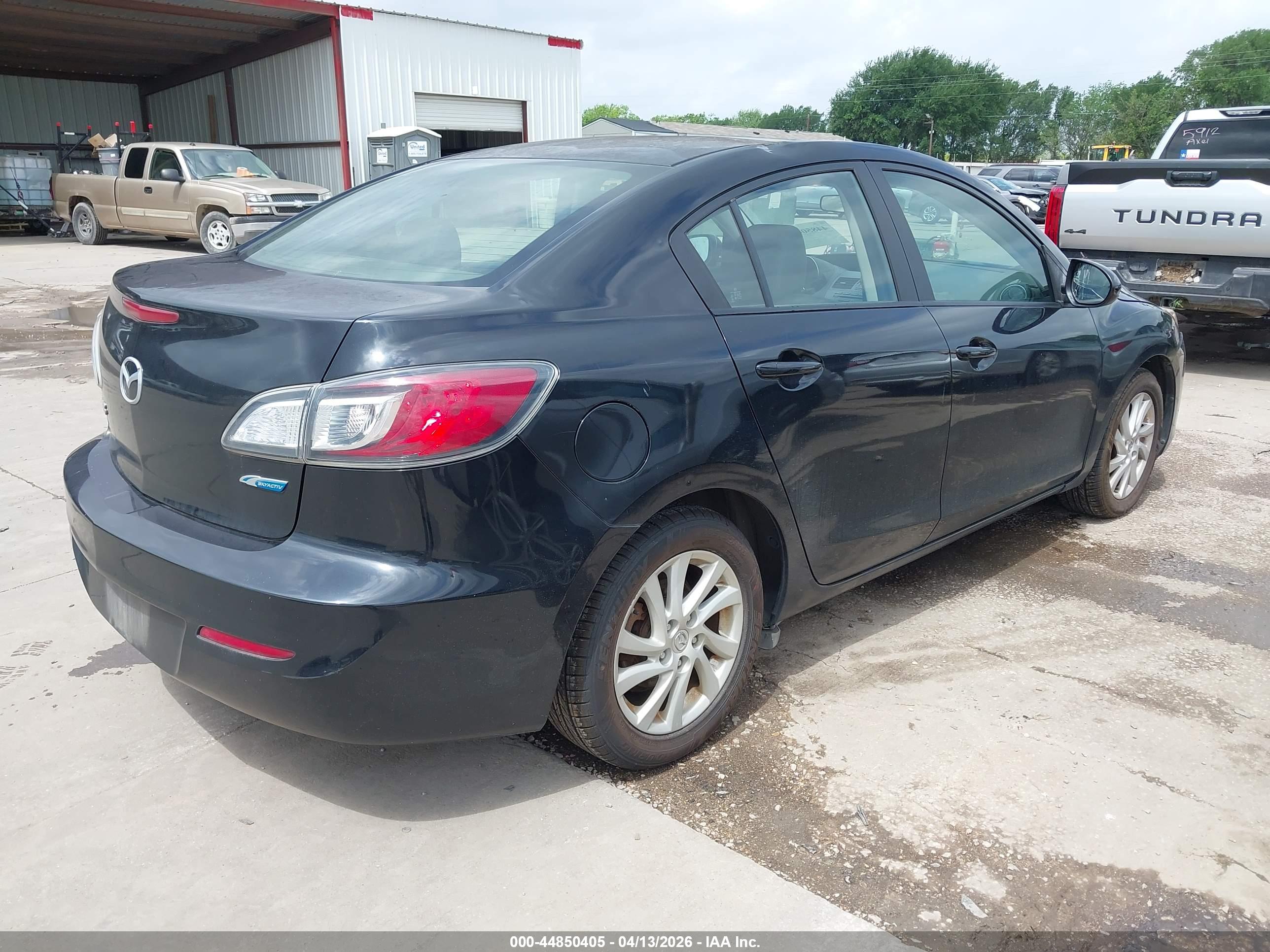 MAZDA MAZDA3 image 4