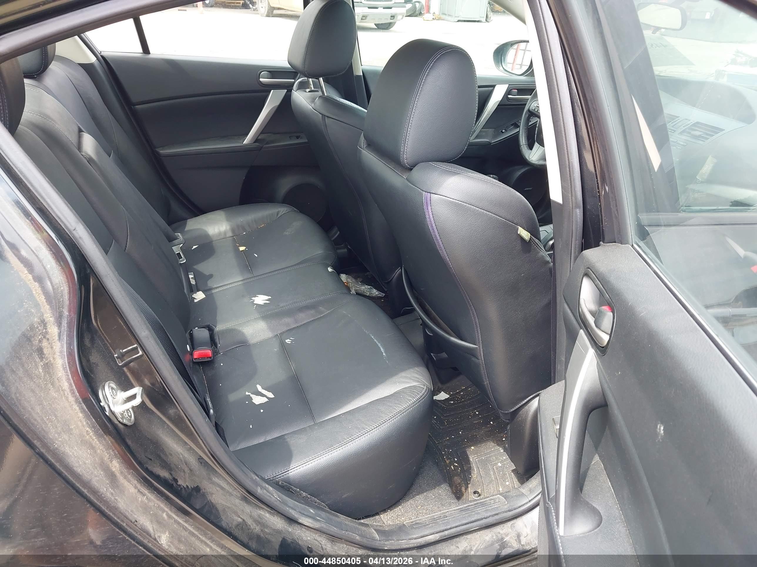 MAZDA MAZDA3 image 8