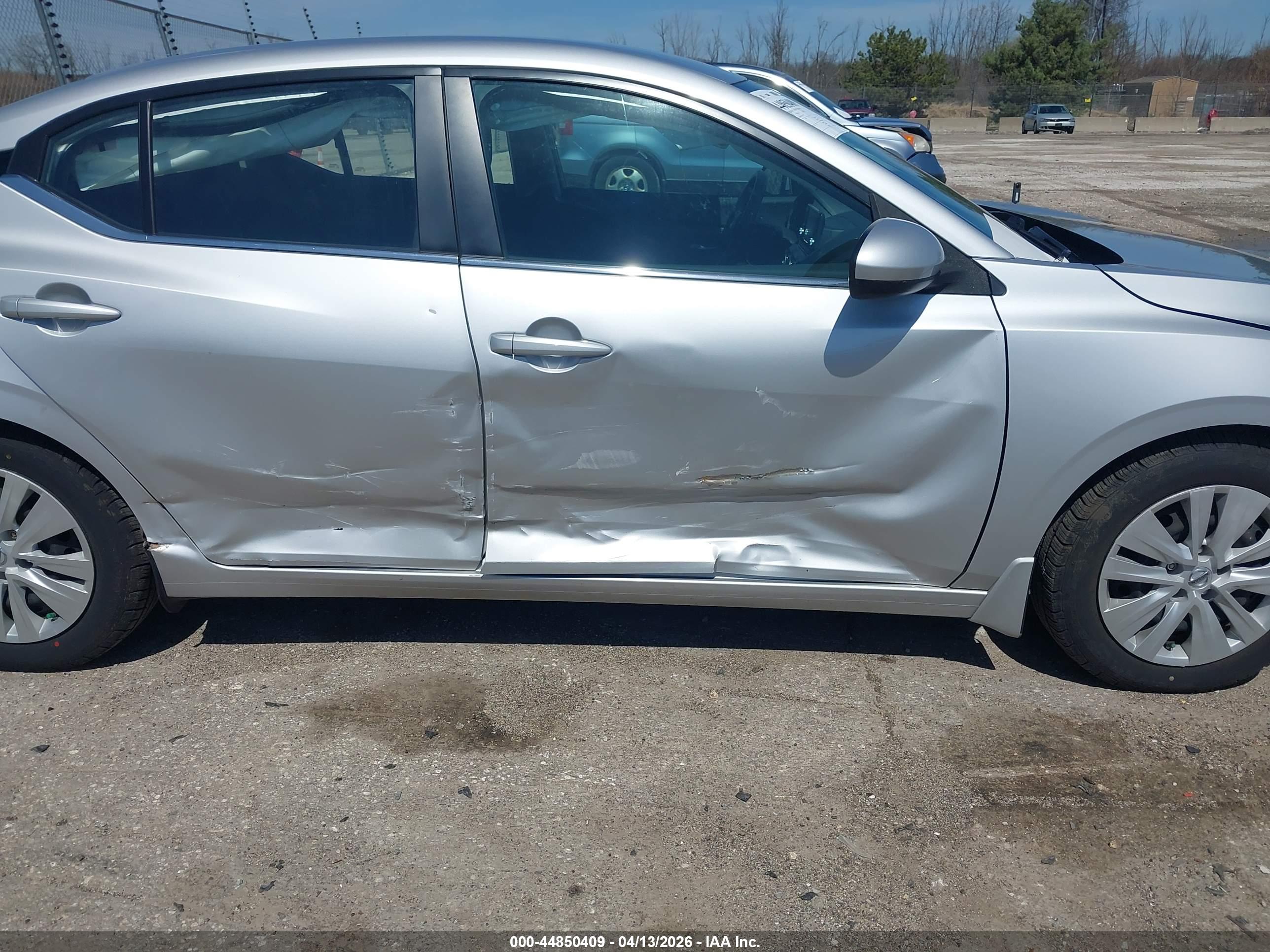 NISSAN SENTRA image 6