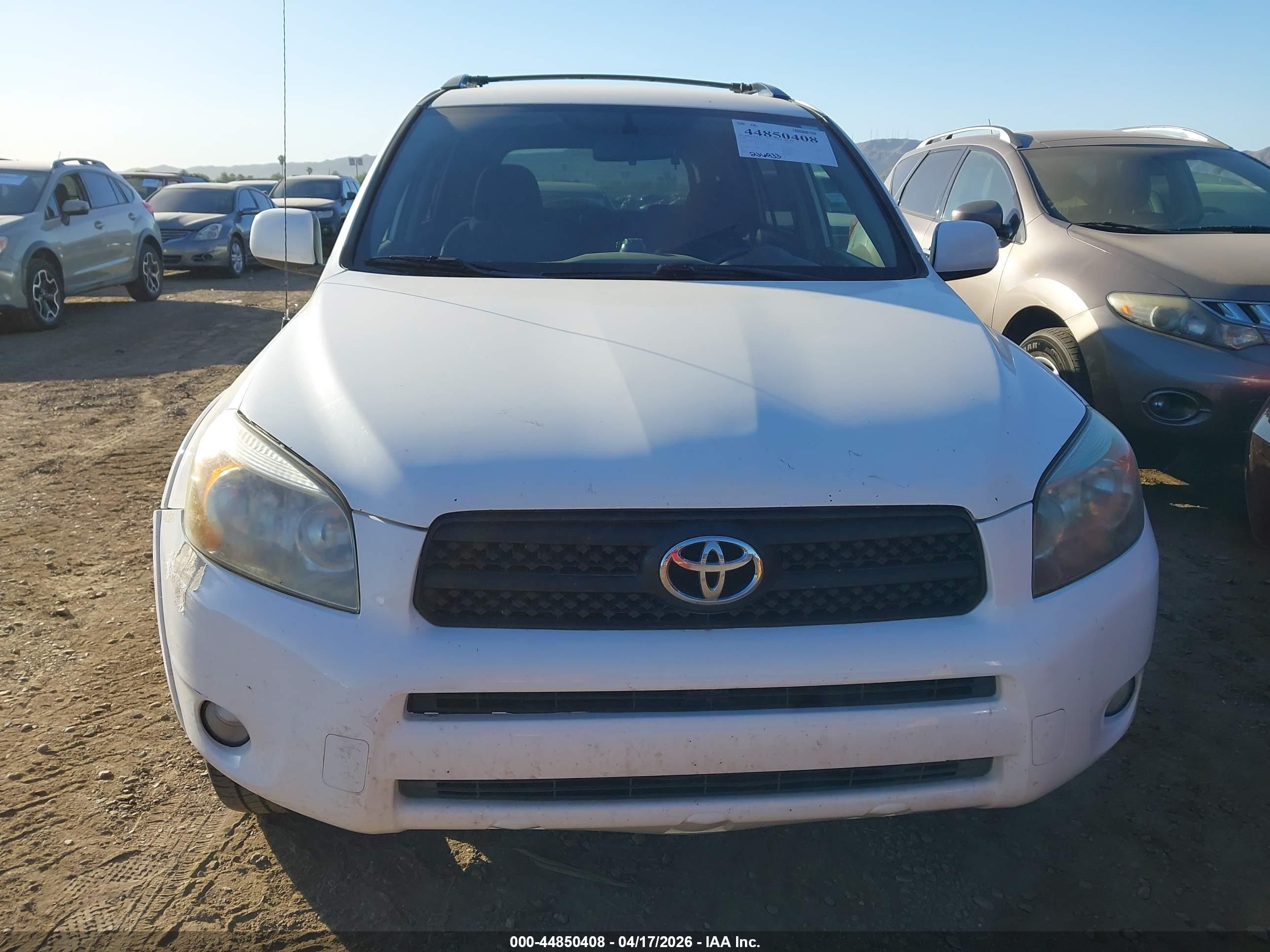 TOYOTA RAV4 image 6
