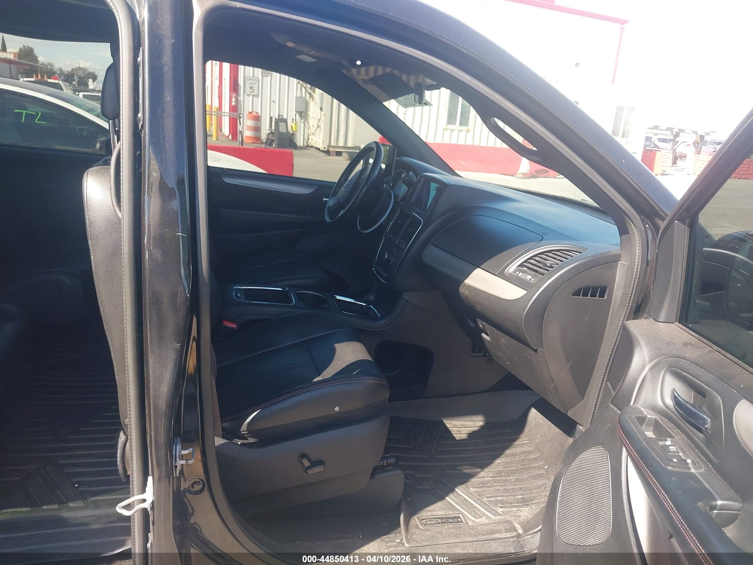 DODGE GRAND image 5