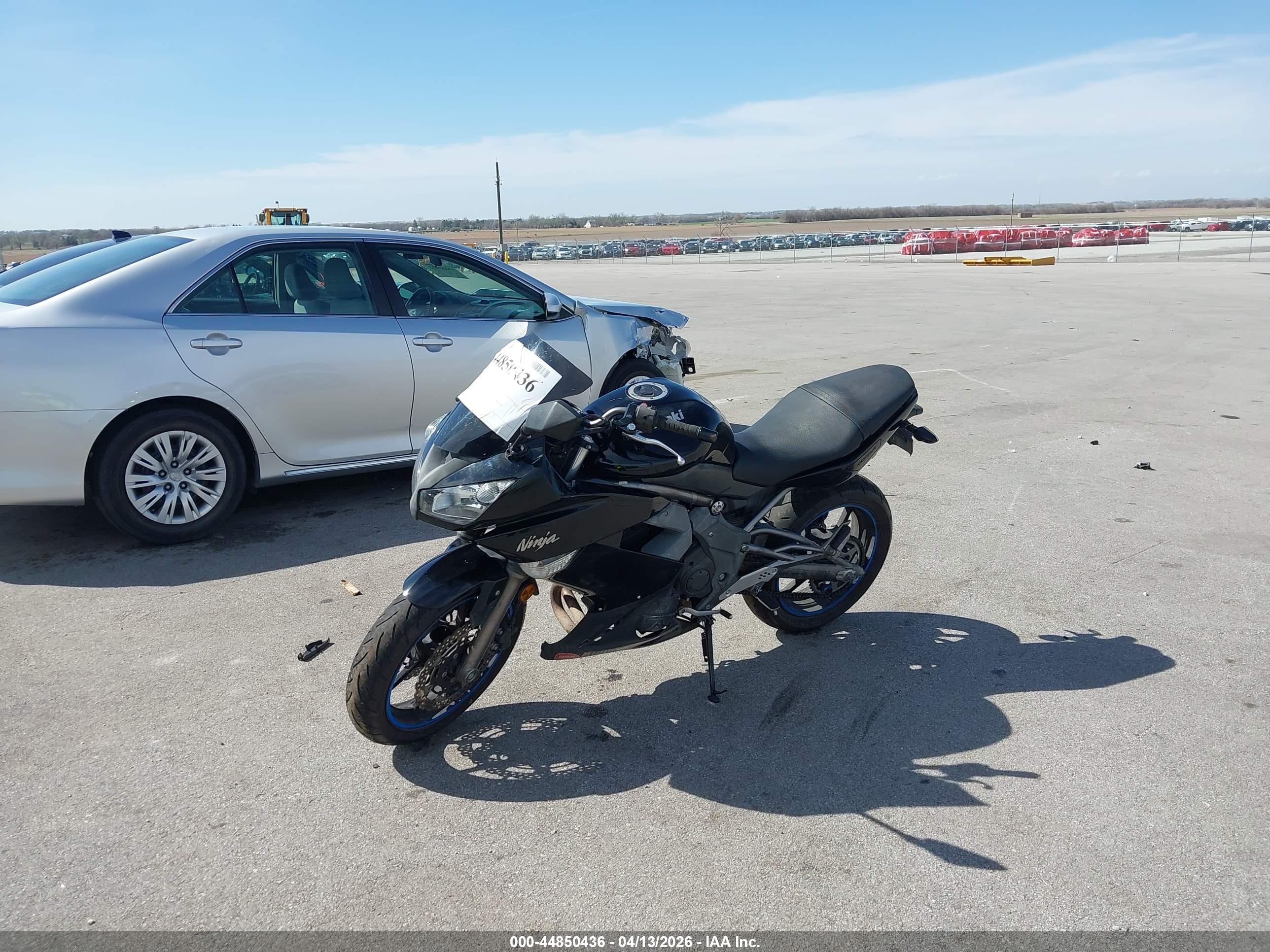 KAWASAKI EX650 image 2