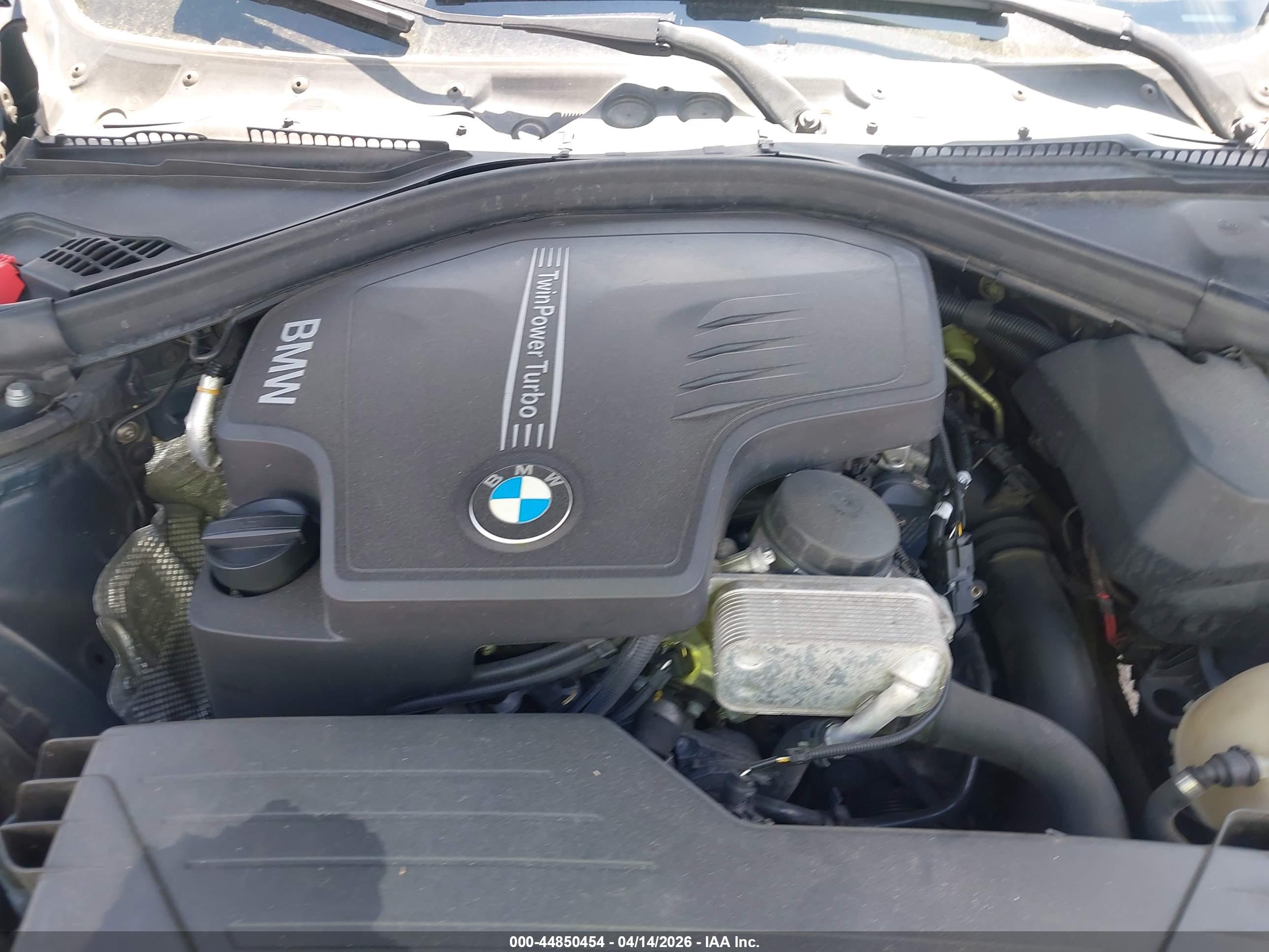 BMW 320I image 10