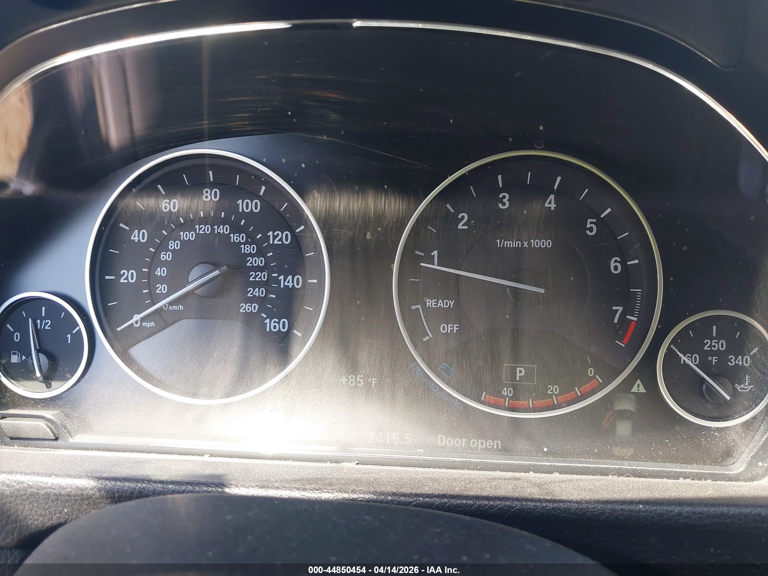 BMW 320I image 7