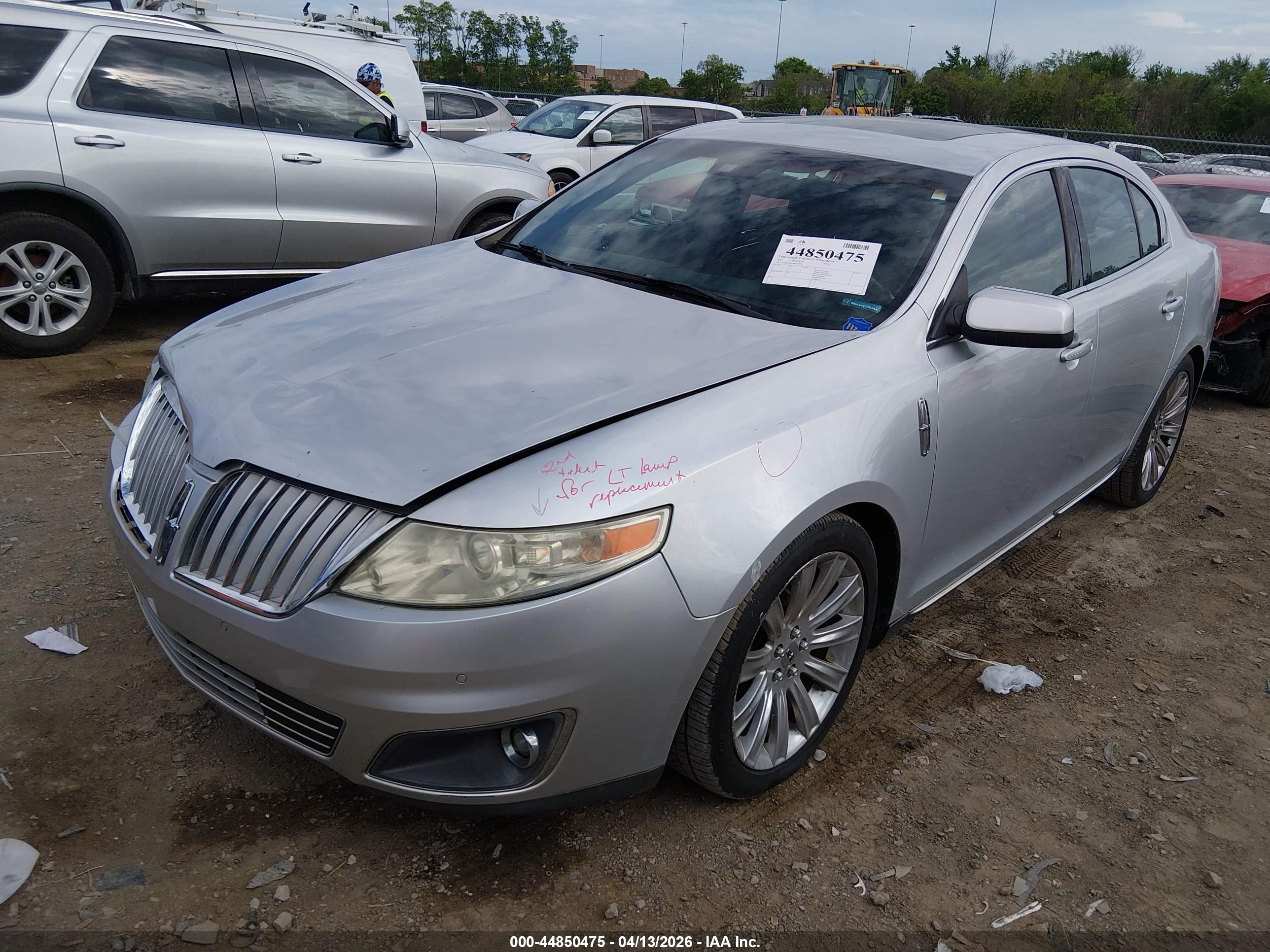 LINCOLN MKS image 2