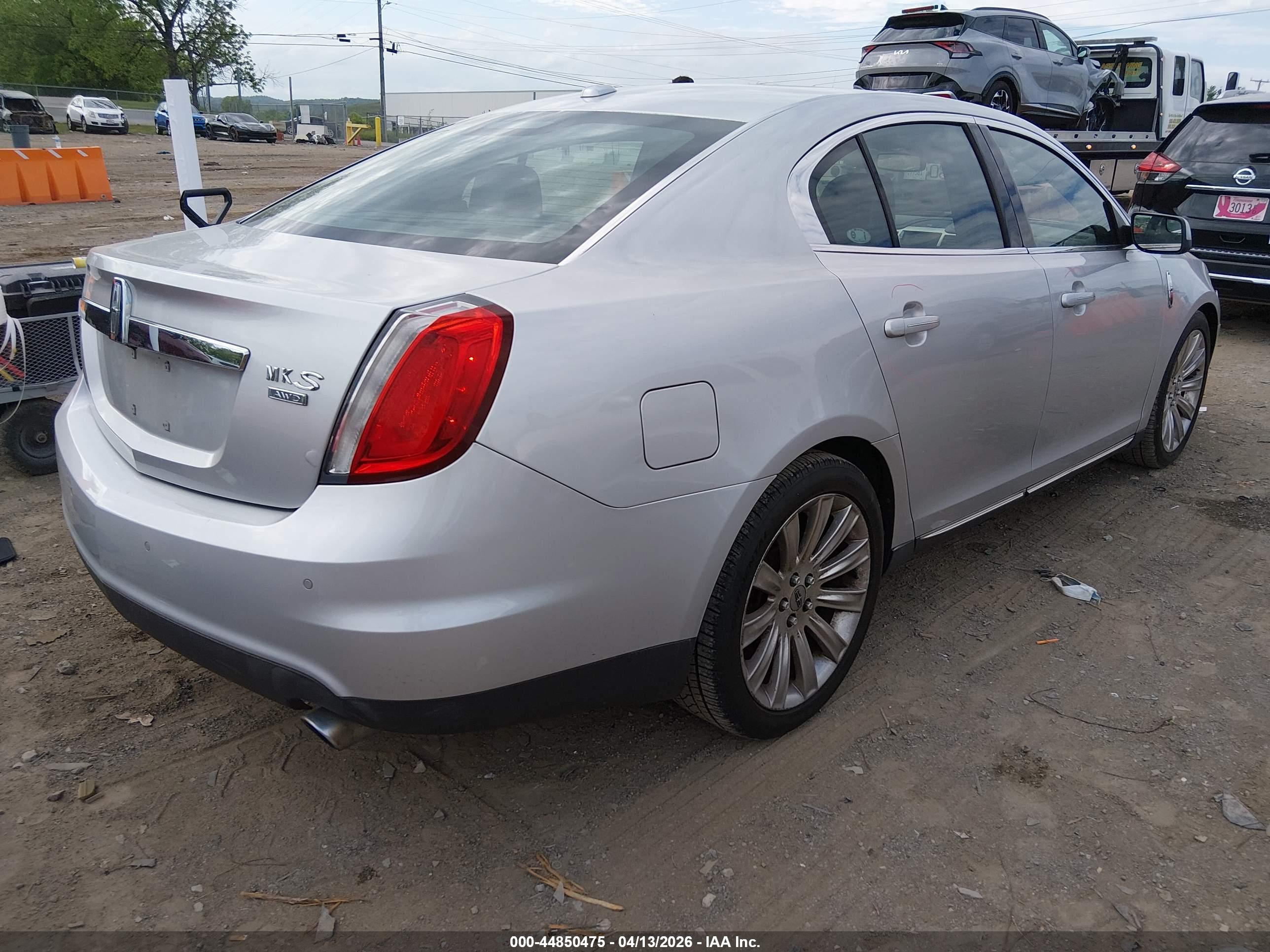 LINCOLN MKS image 4