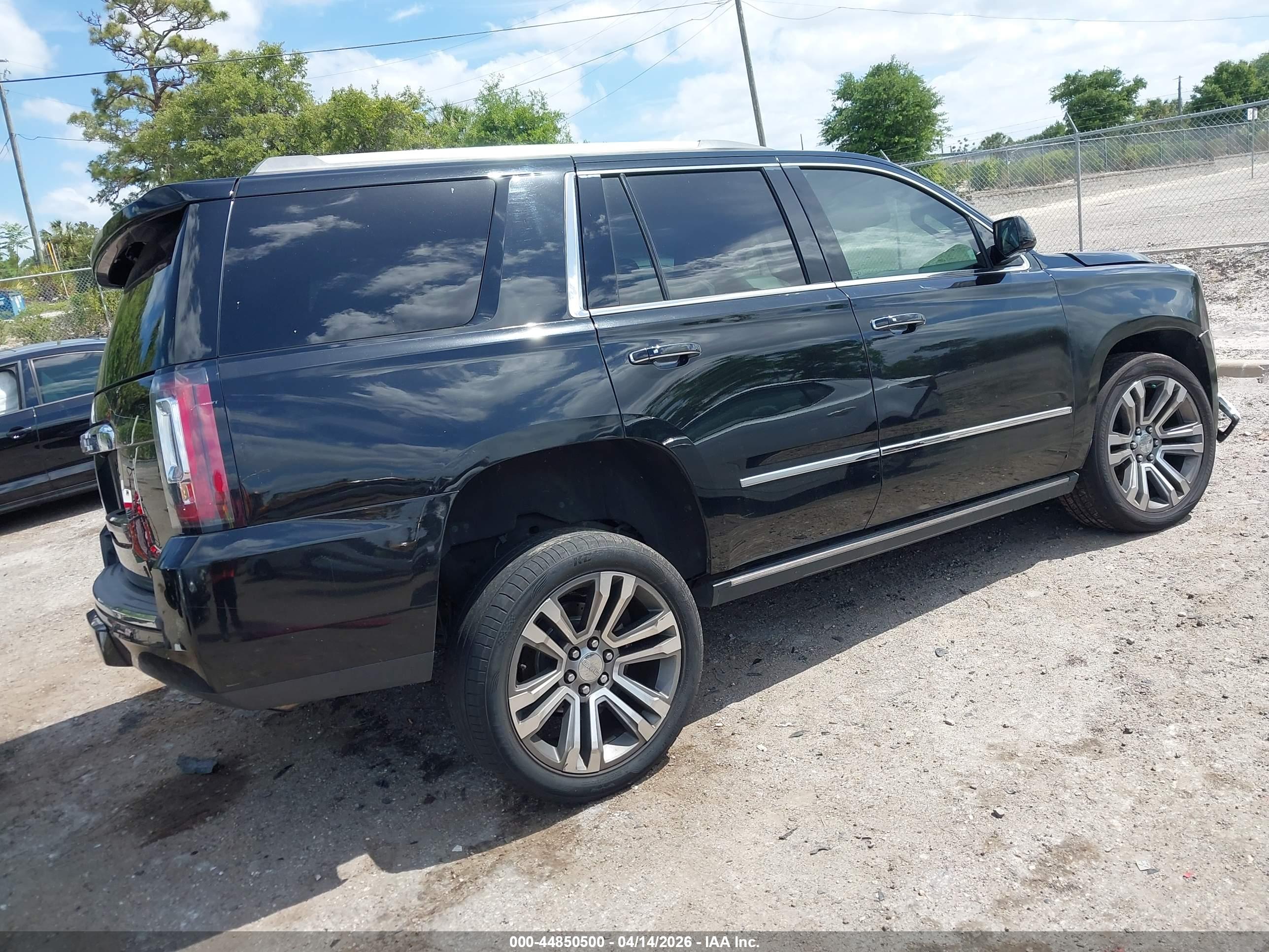 GMC YUKON image 4