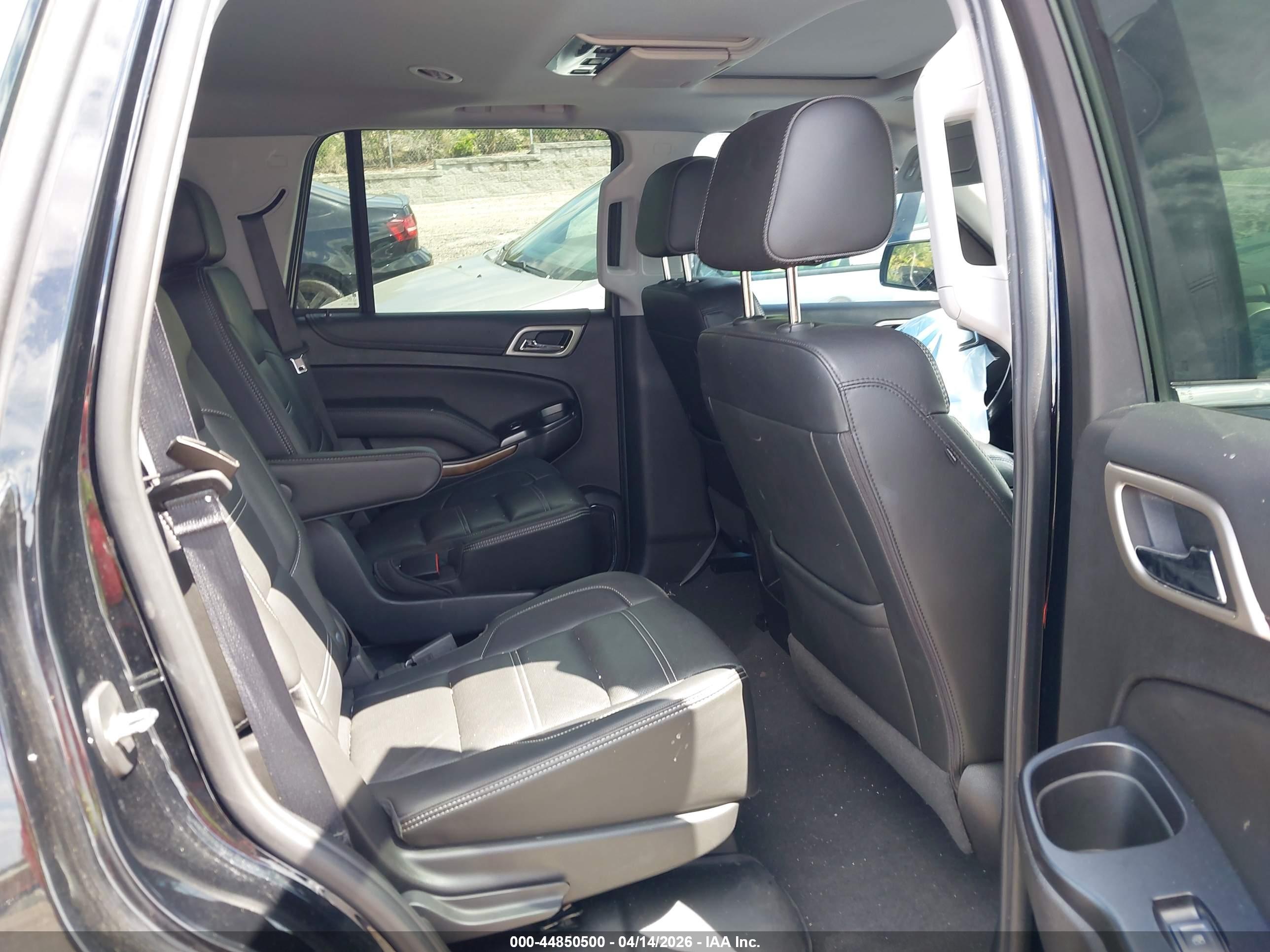 GMC YUKON image 8