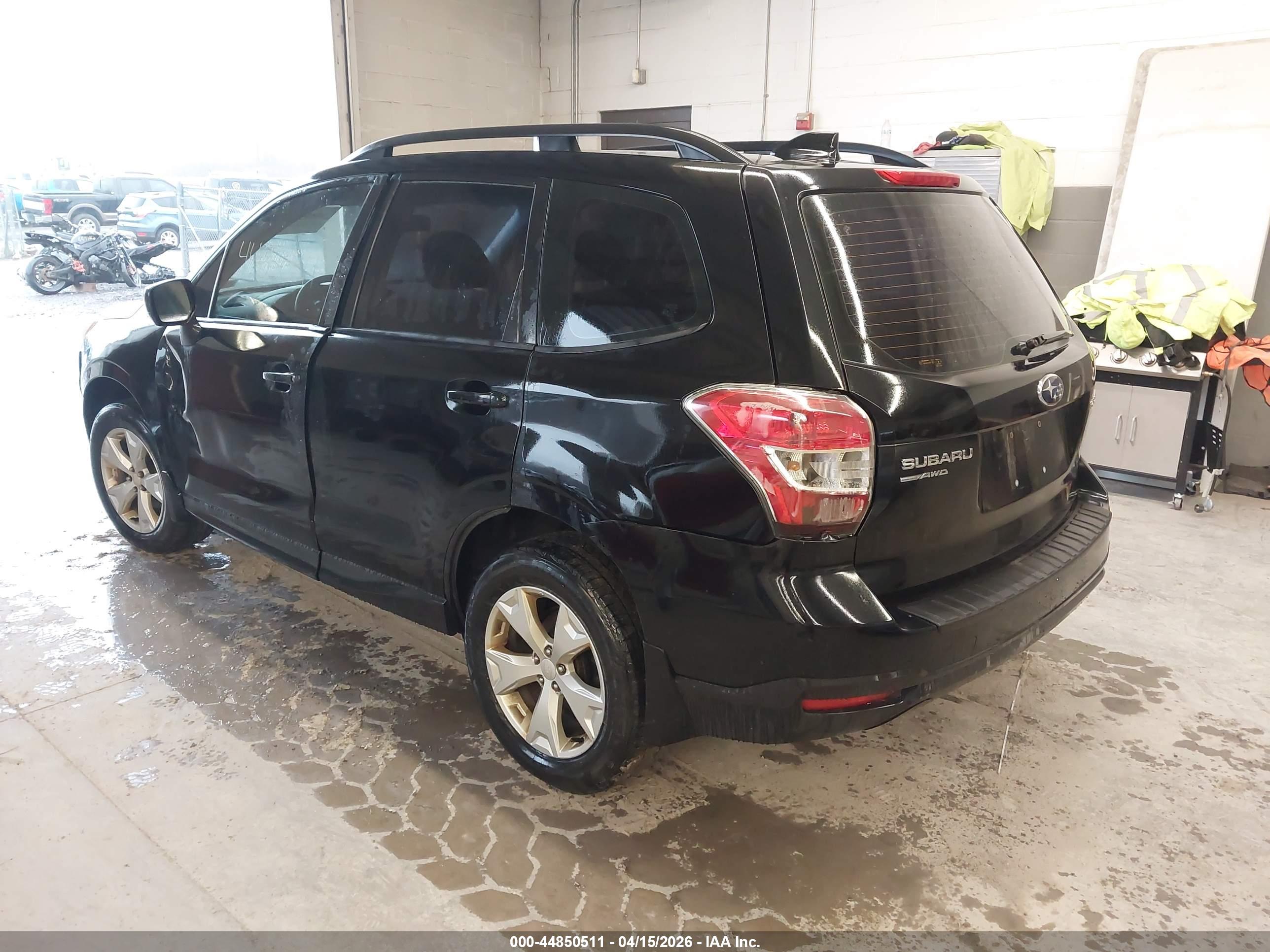 SUBARU FORESTER image 3