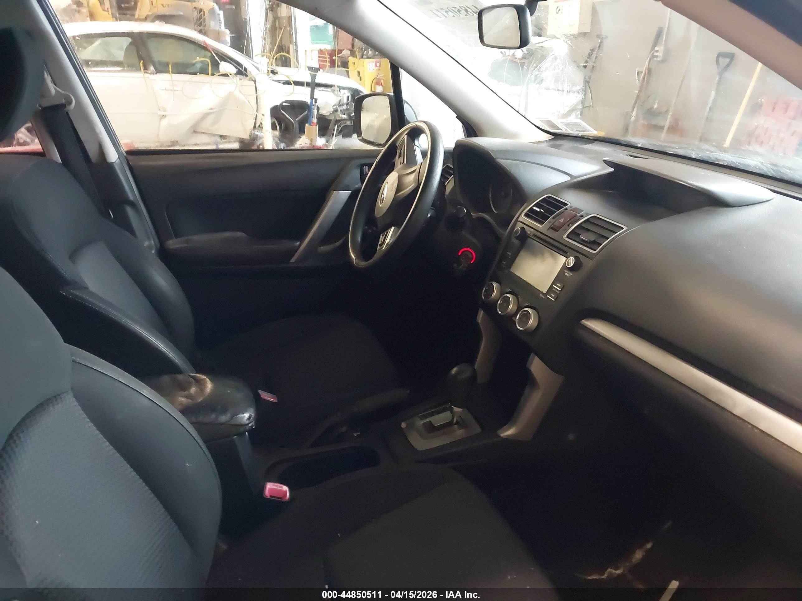 SUBARU FORESTER image 5