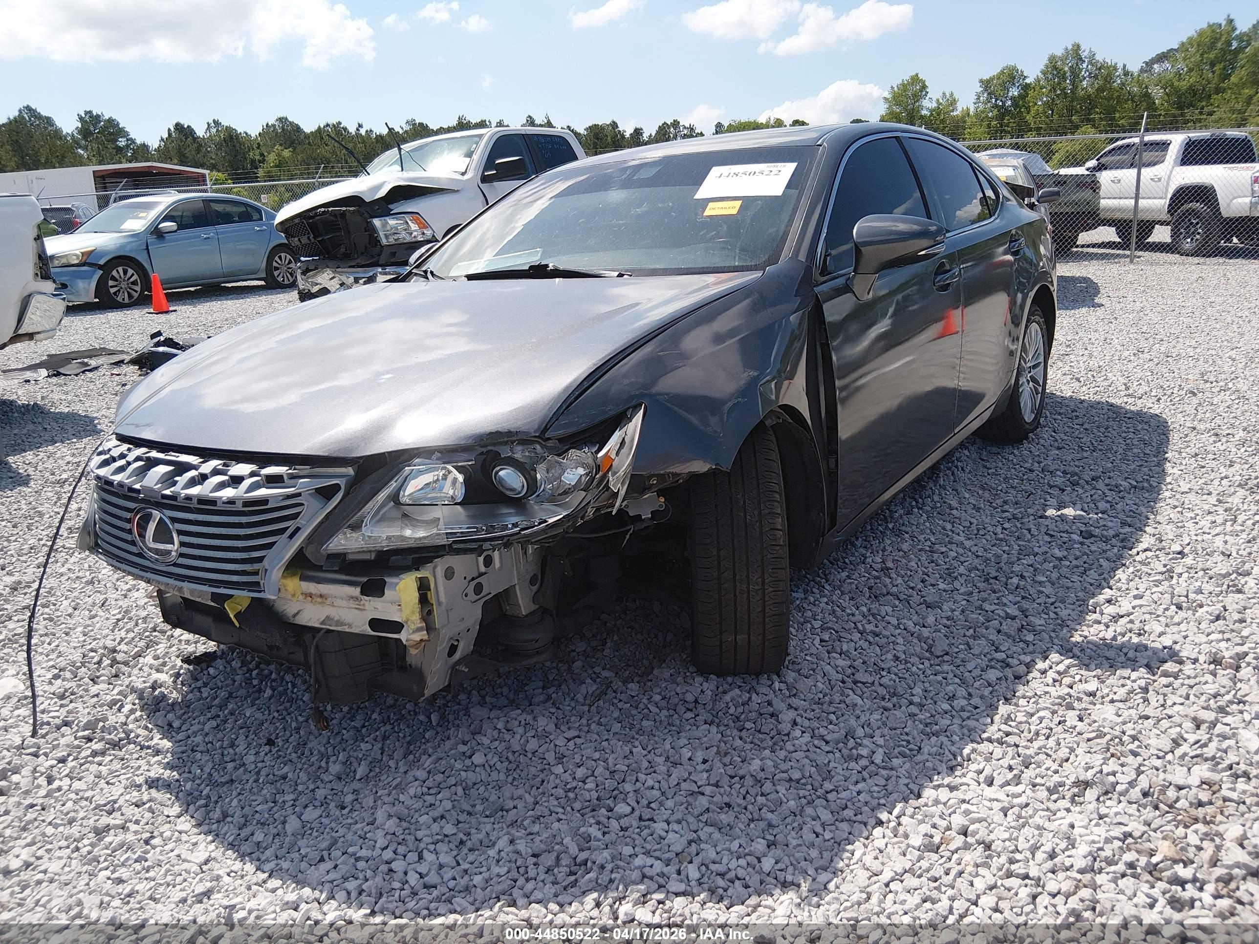 LEXUS ES image 2