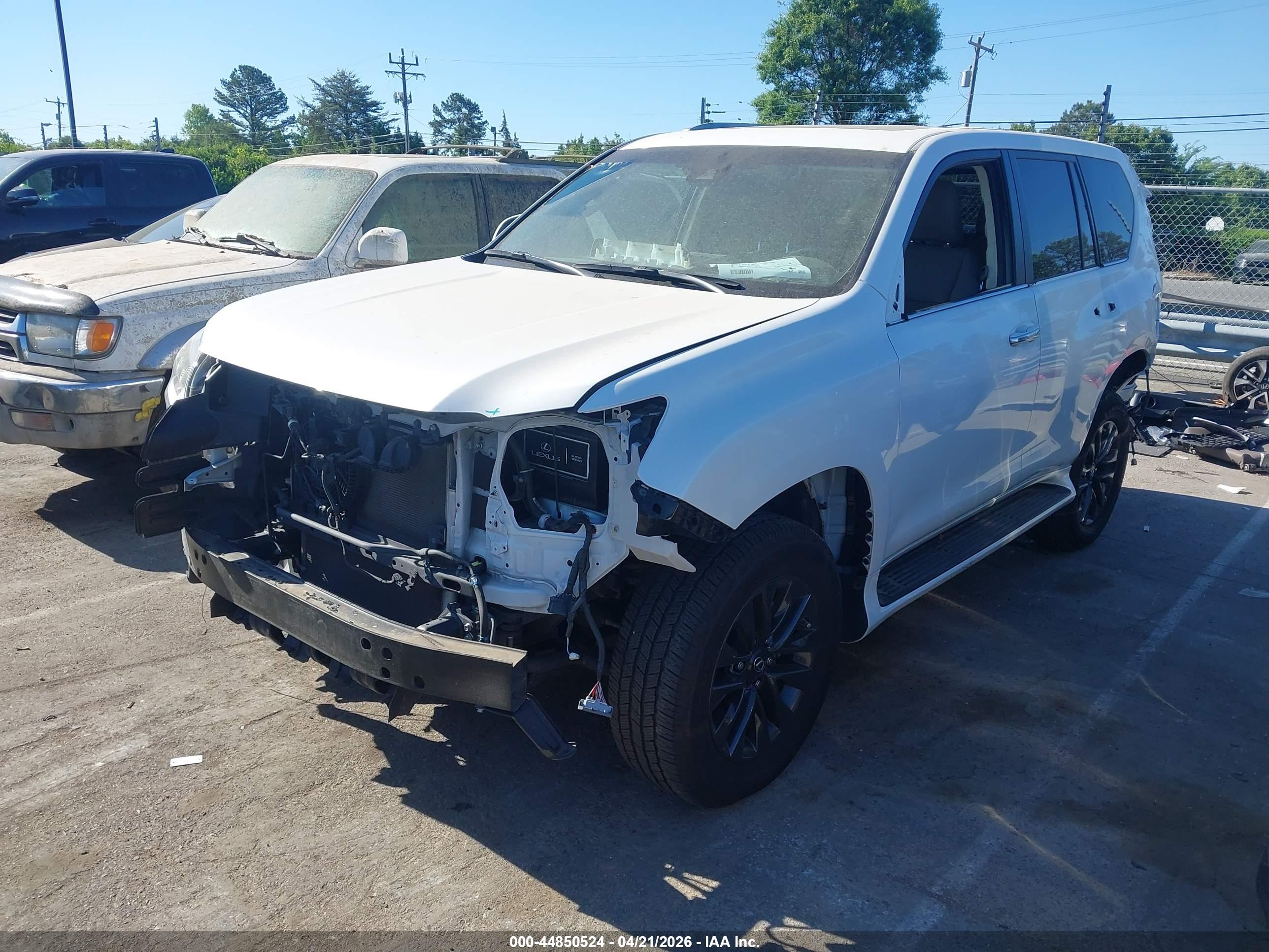 LEXUS GX image 2