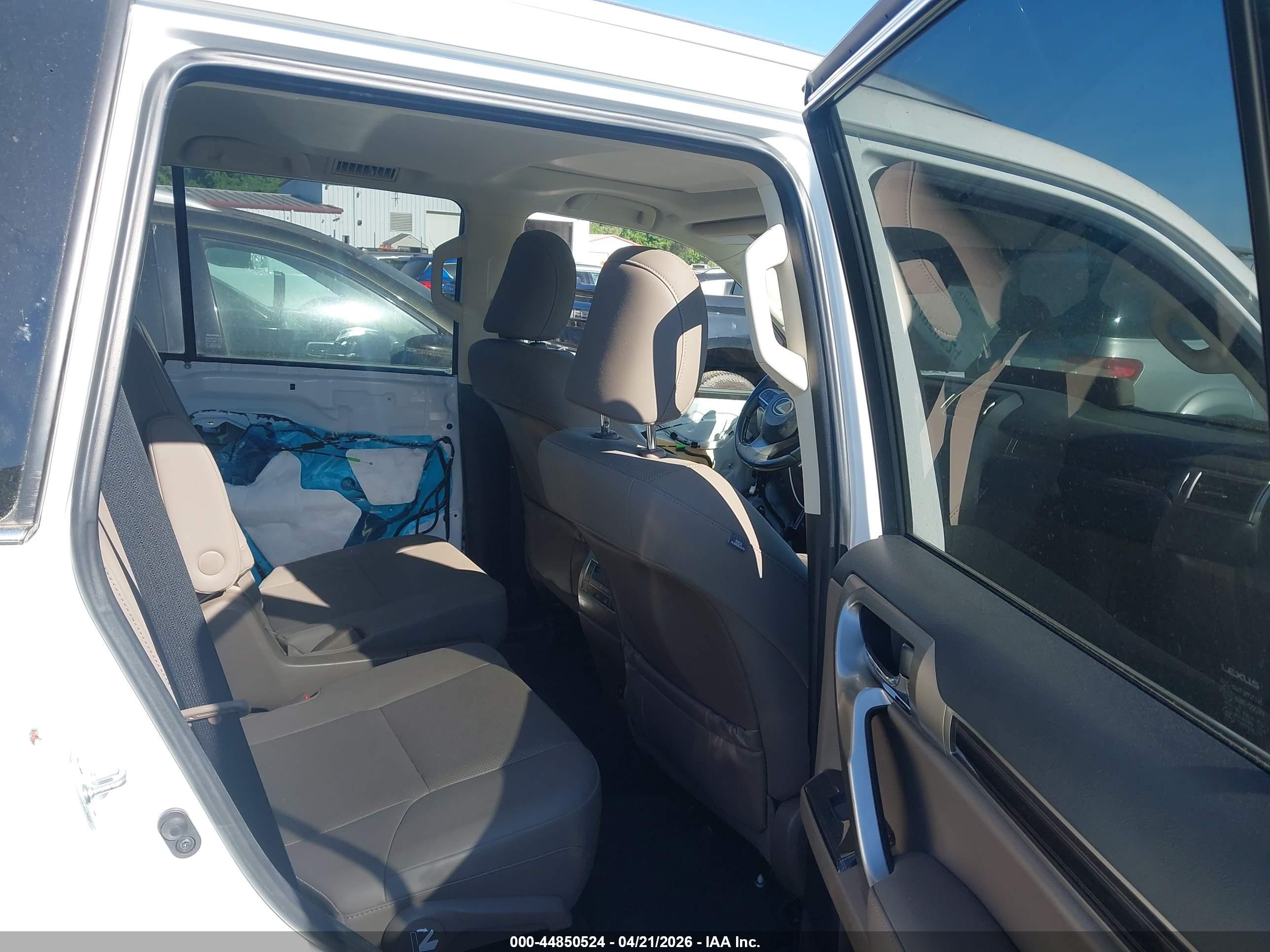 LEXUS GX image 8