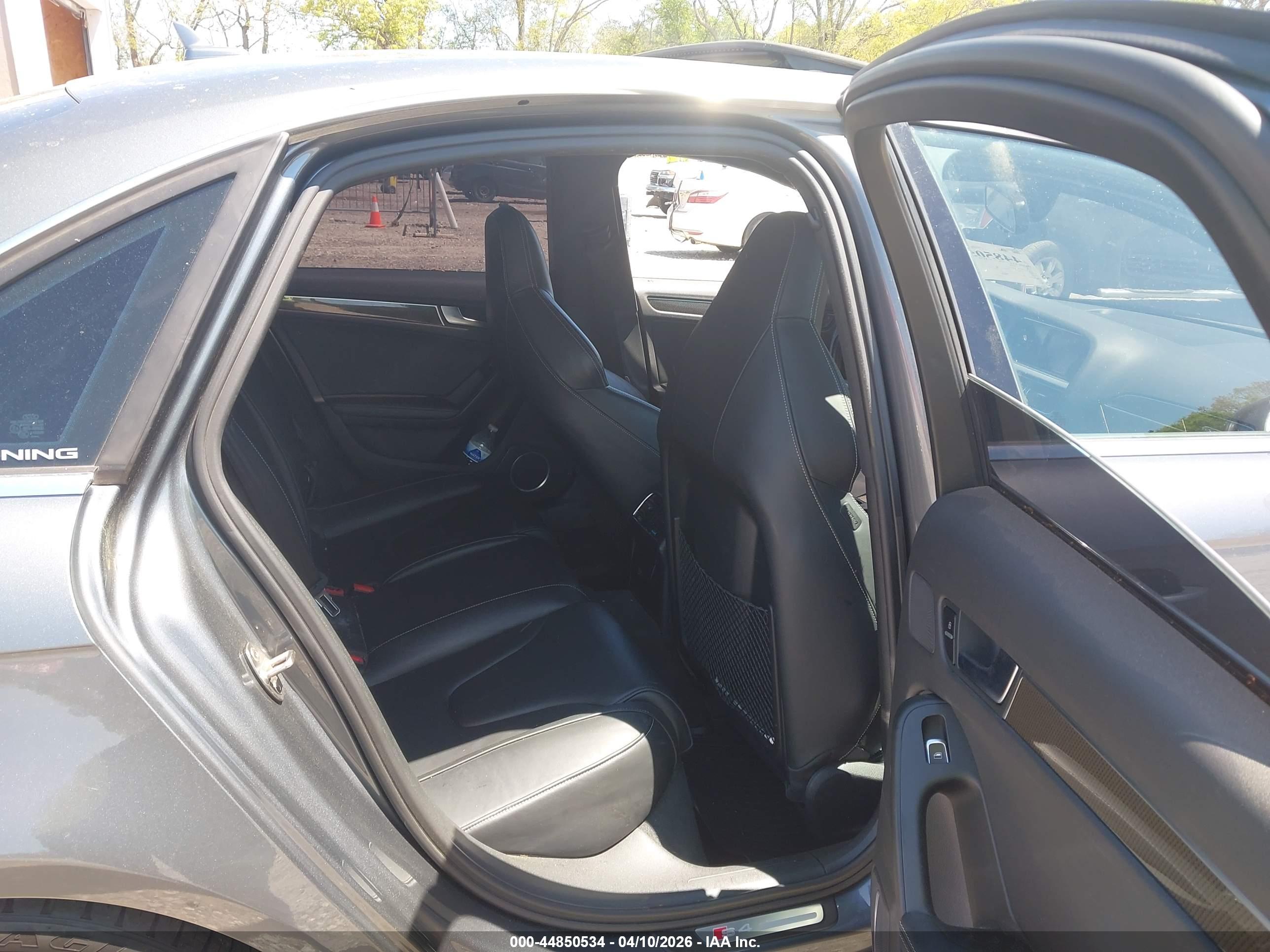AUDI S4 image 8