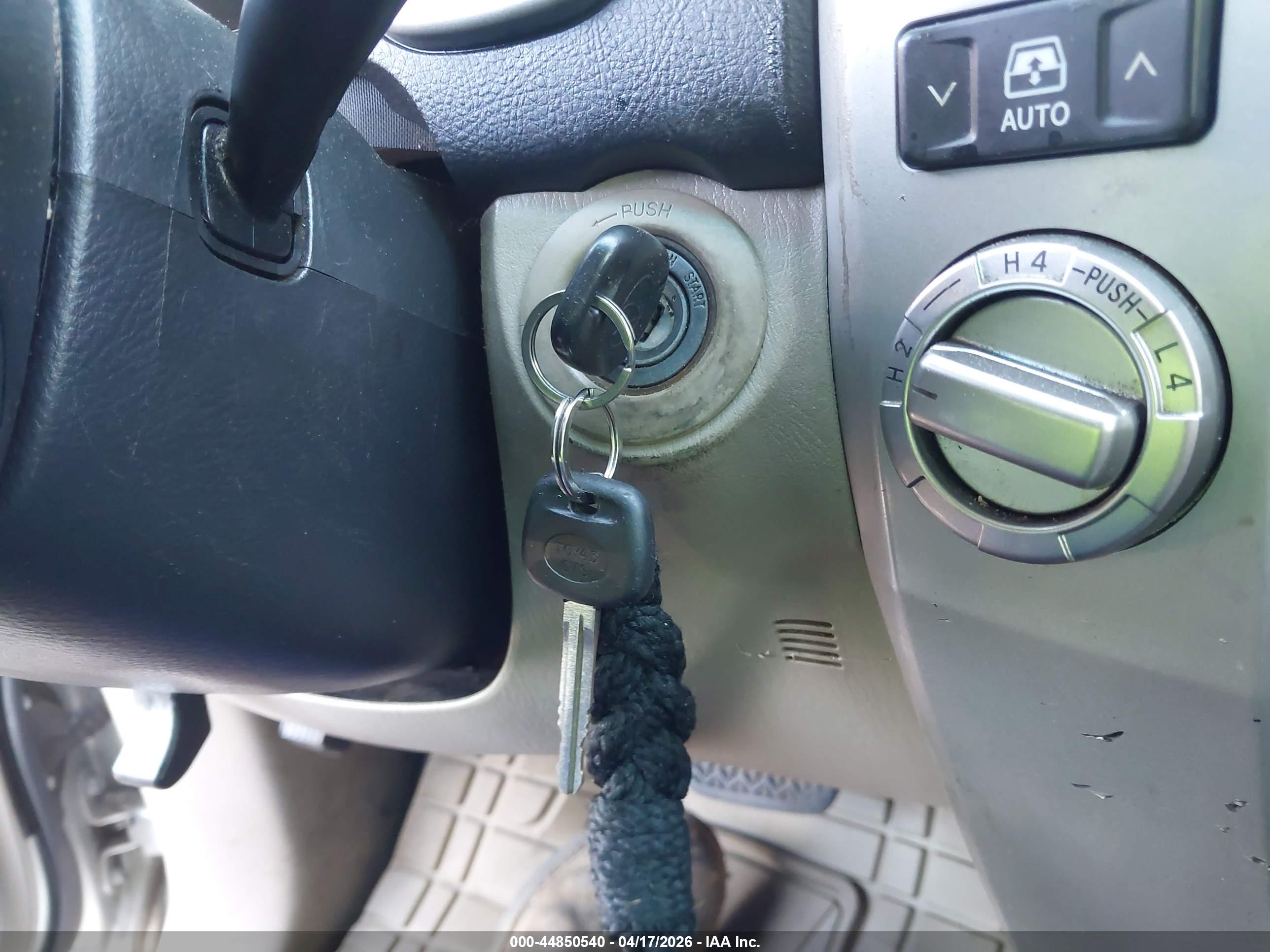 TOYOTA 4RUNNER image 11