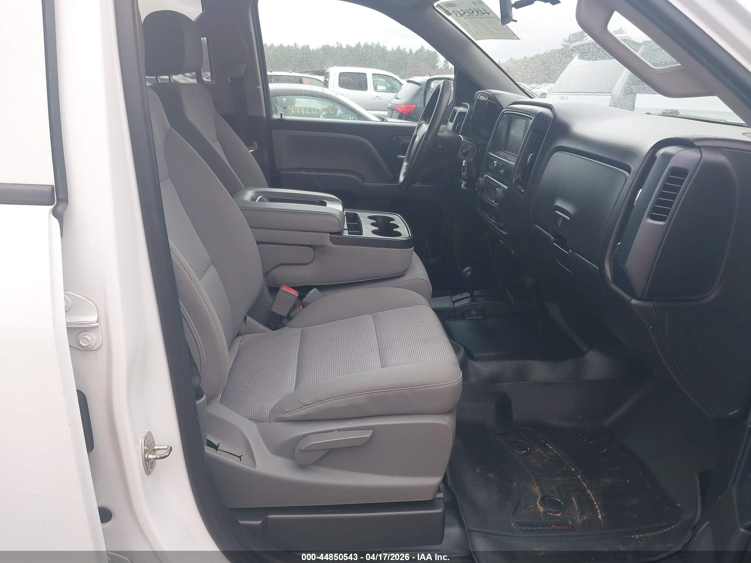 CHEVROLET SILVERADO image 5