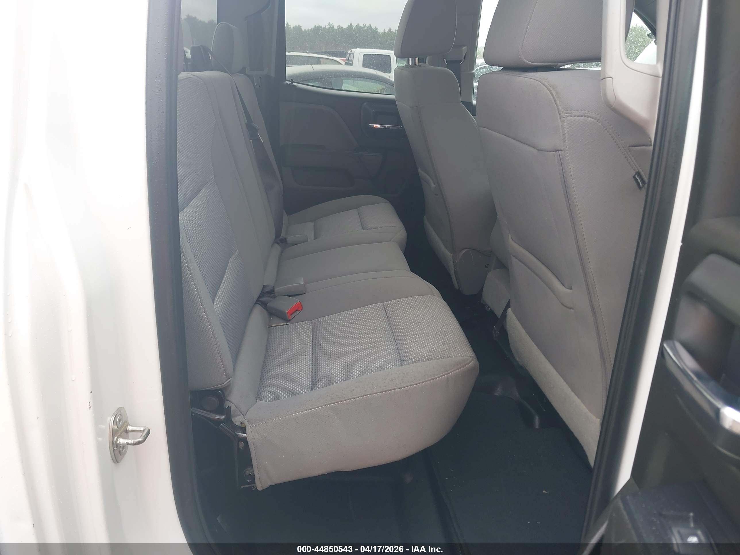CHEVROLET SILVERADO image 8