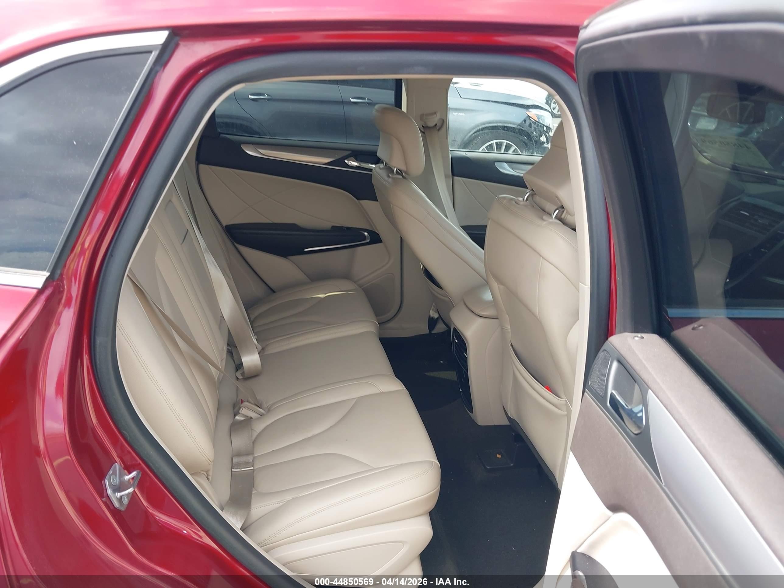 LINCOLN MKC image 8