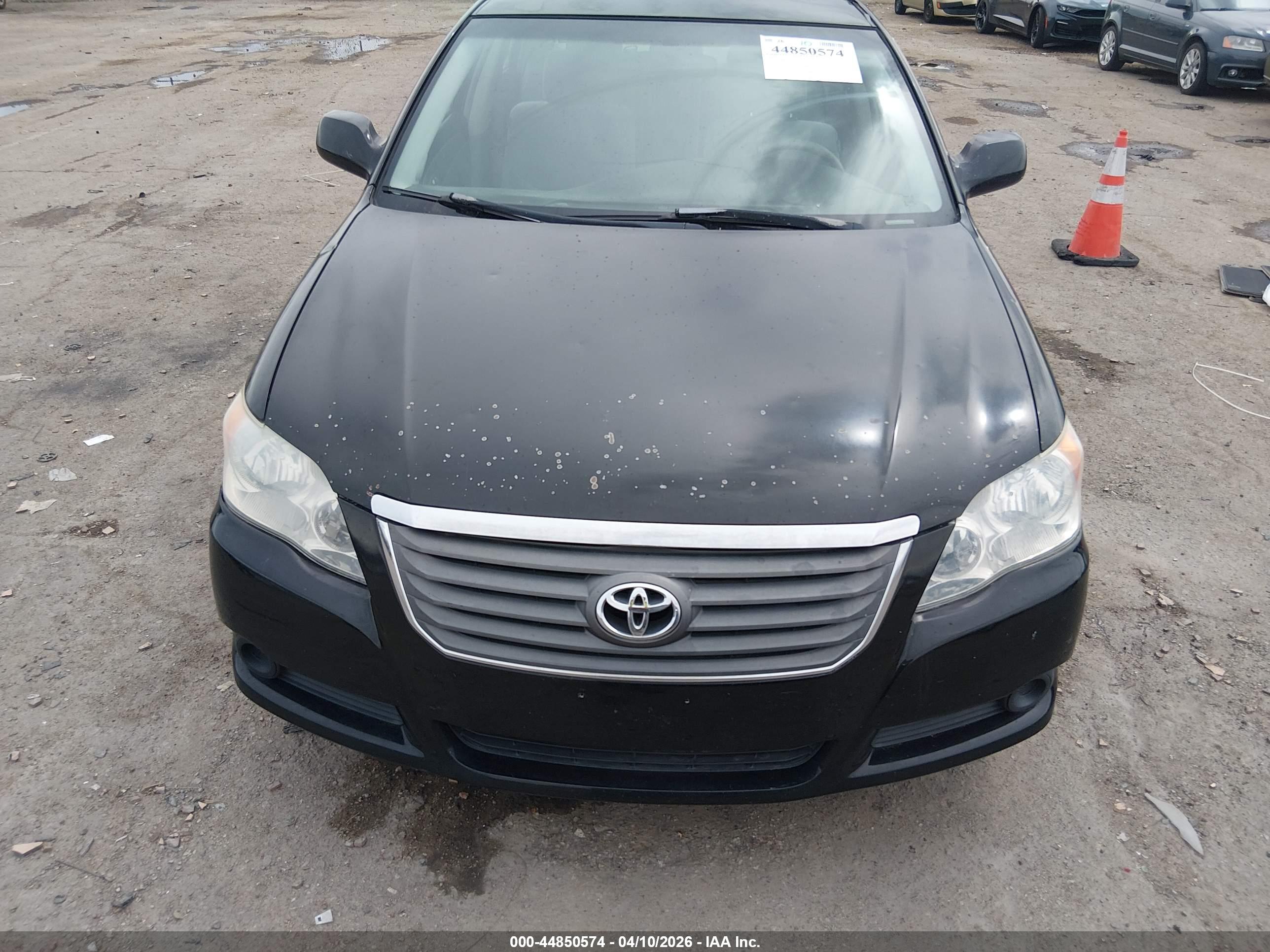 TOYOTA AVALON image 6