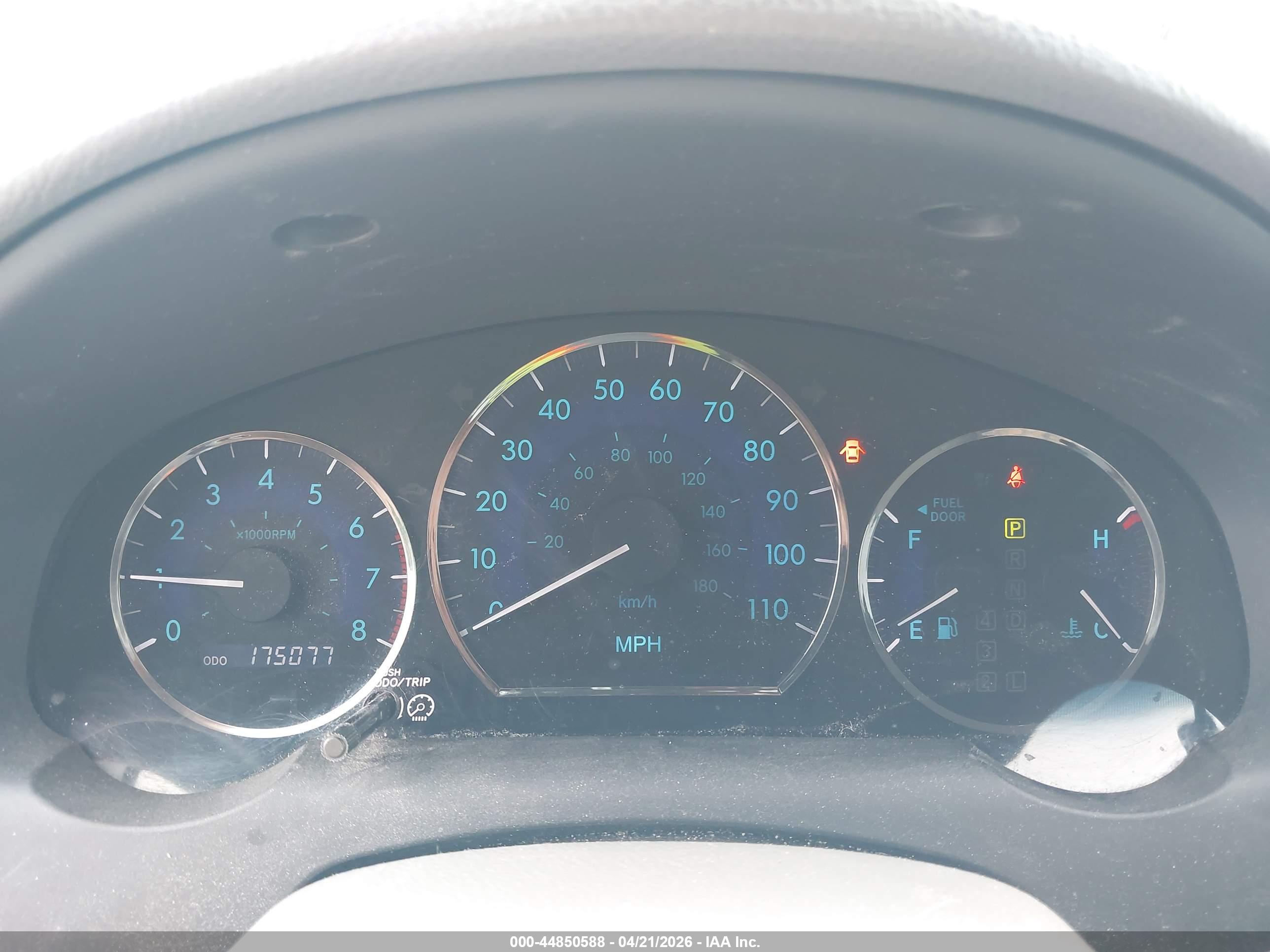 TOYOTA SIENNA image 7
