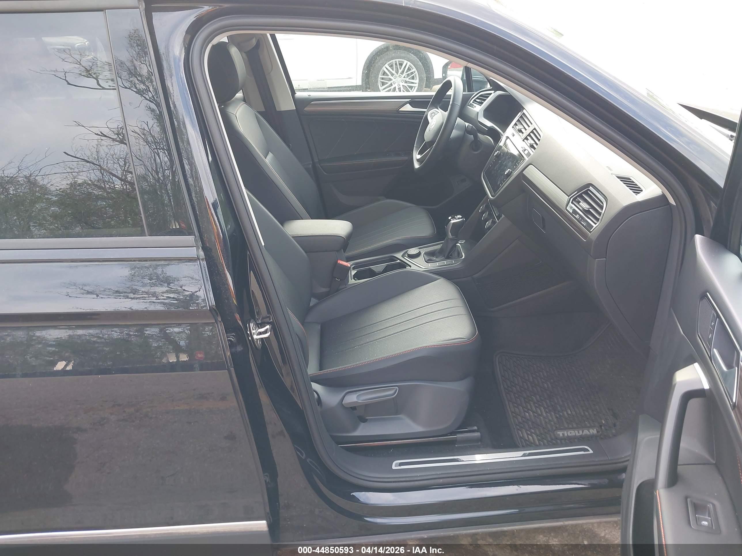 VOLKSWAGEN TIGUAN image 5