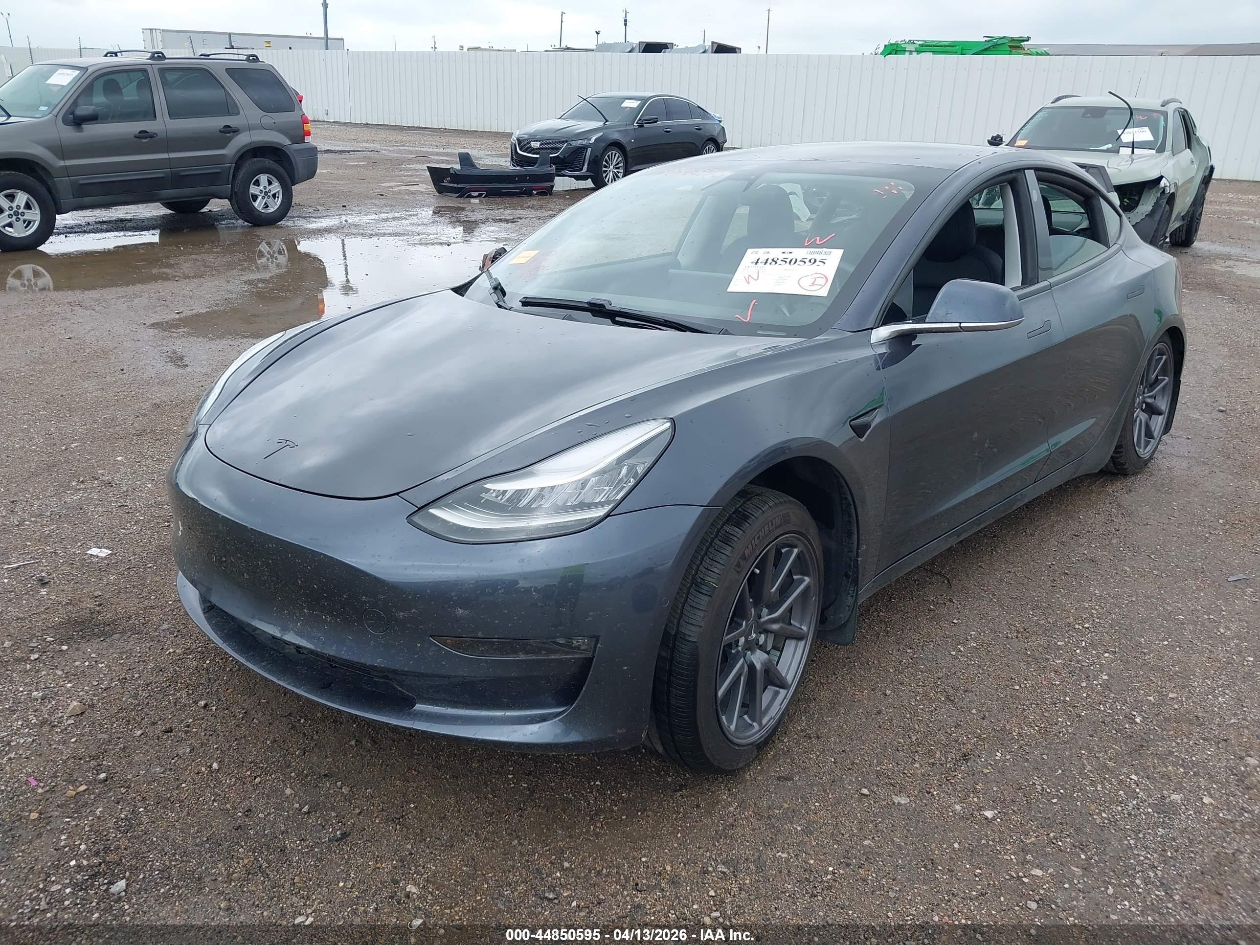TESLA MODEL image 2
