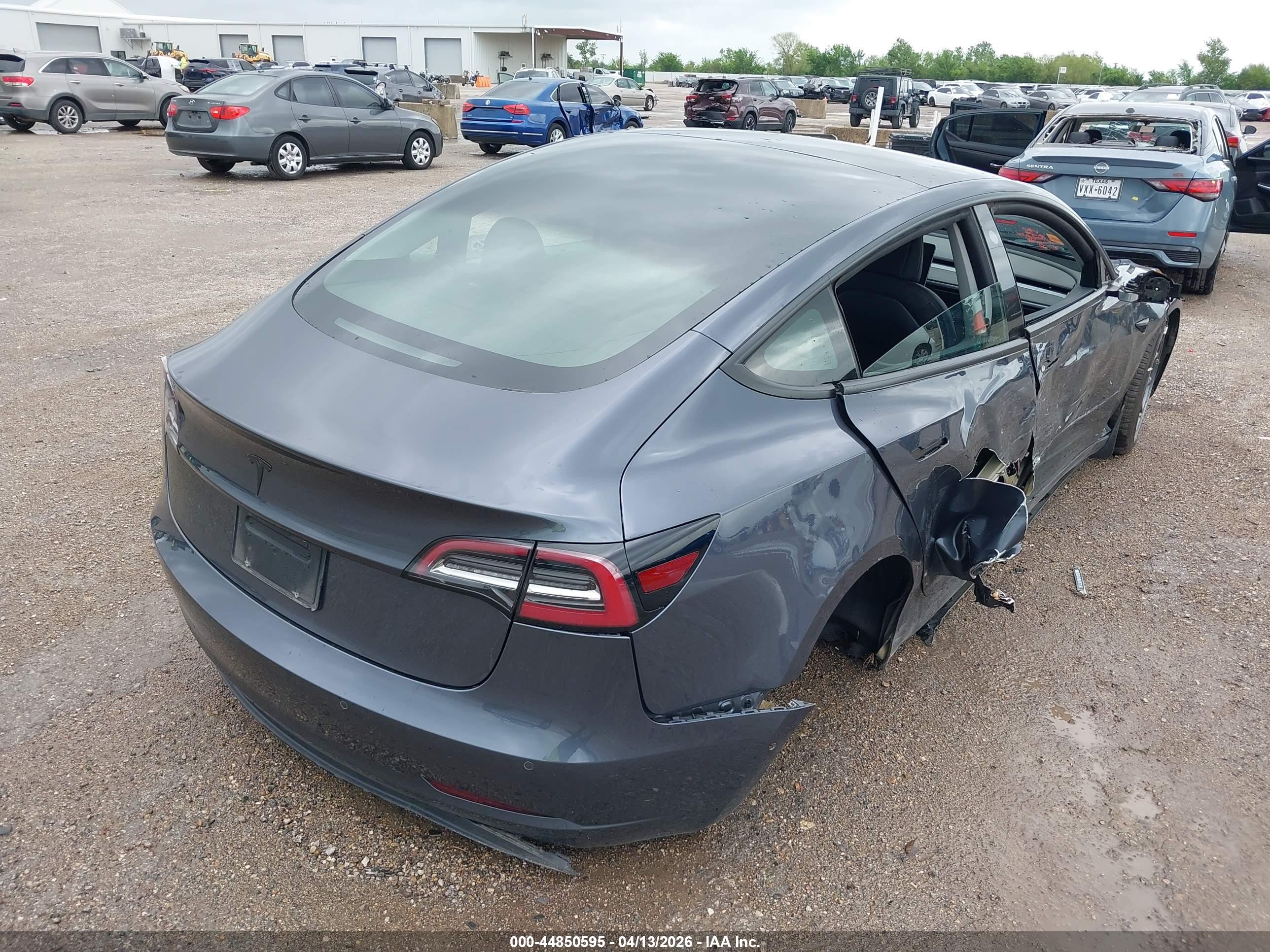 TESLA MODEL image 4