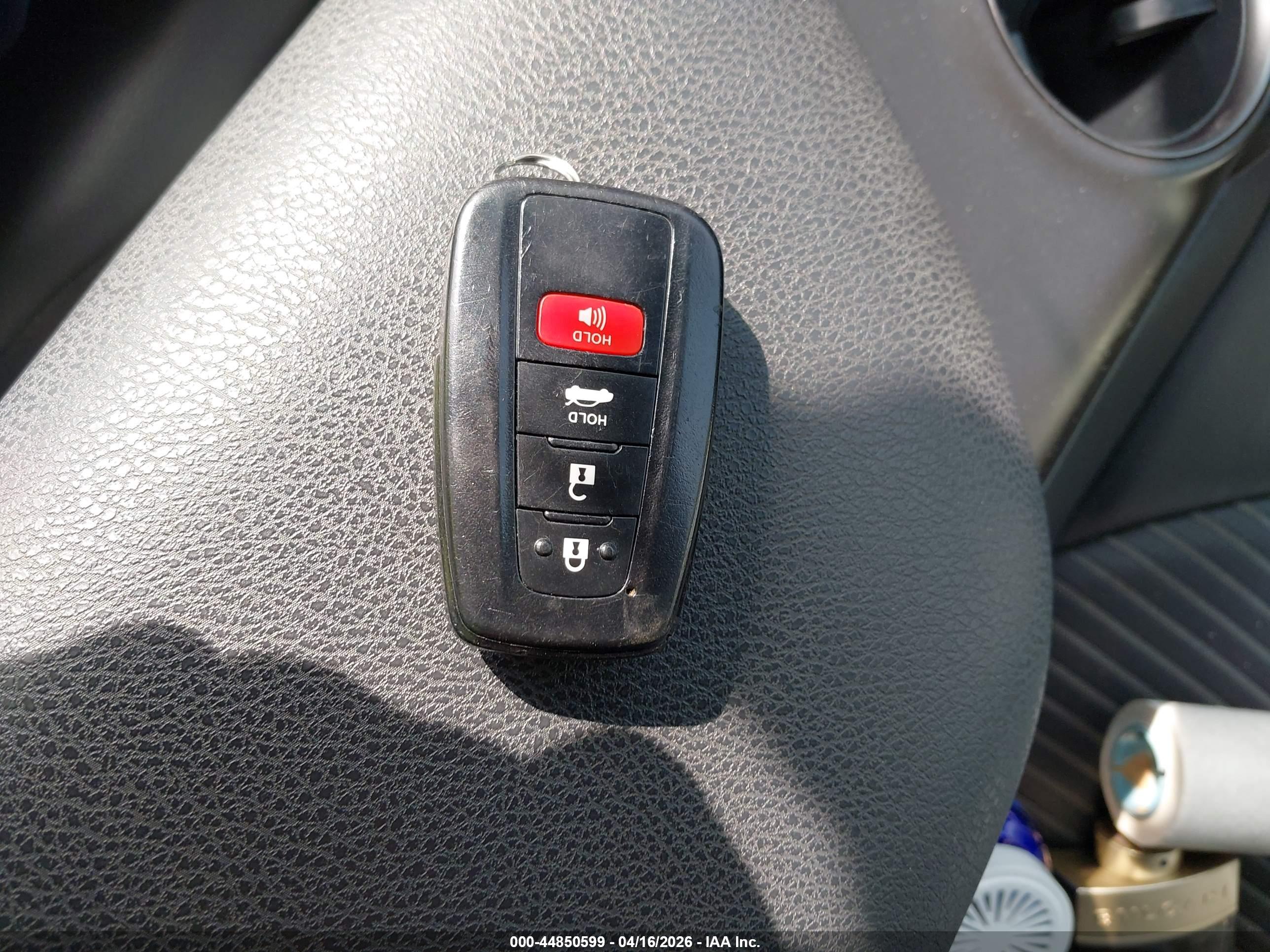 TOYOTA CAMRY image 11