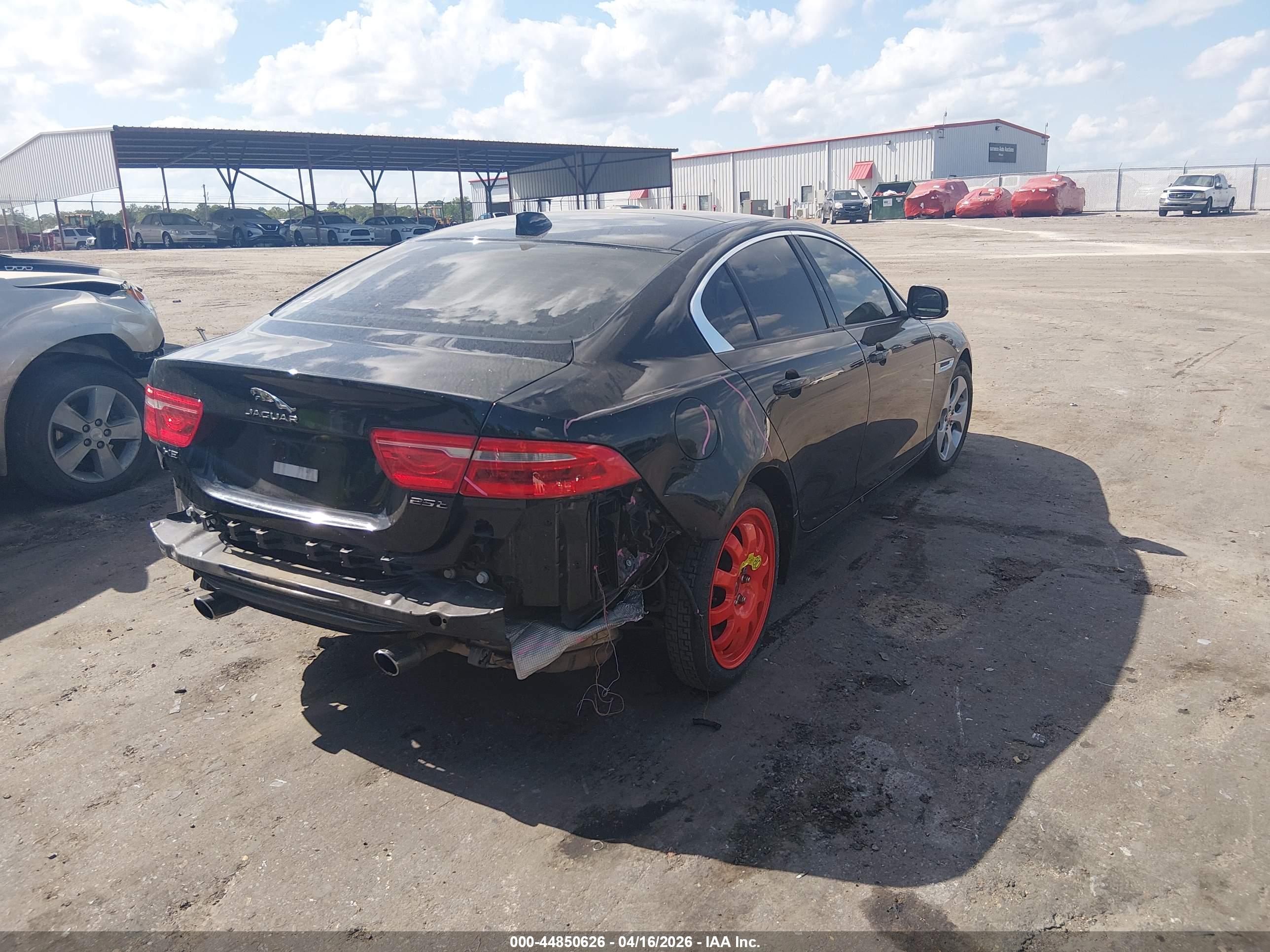 JAGUAR XE image 4