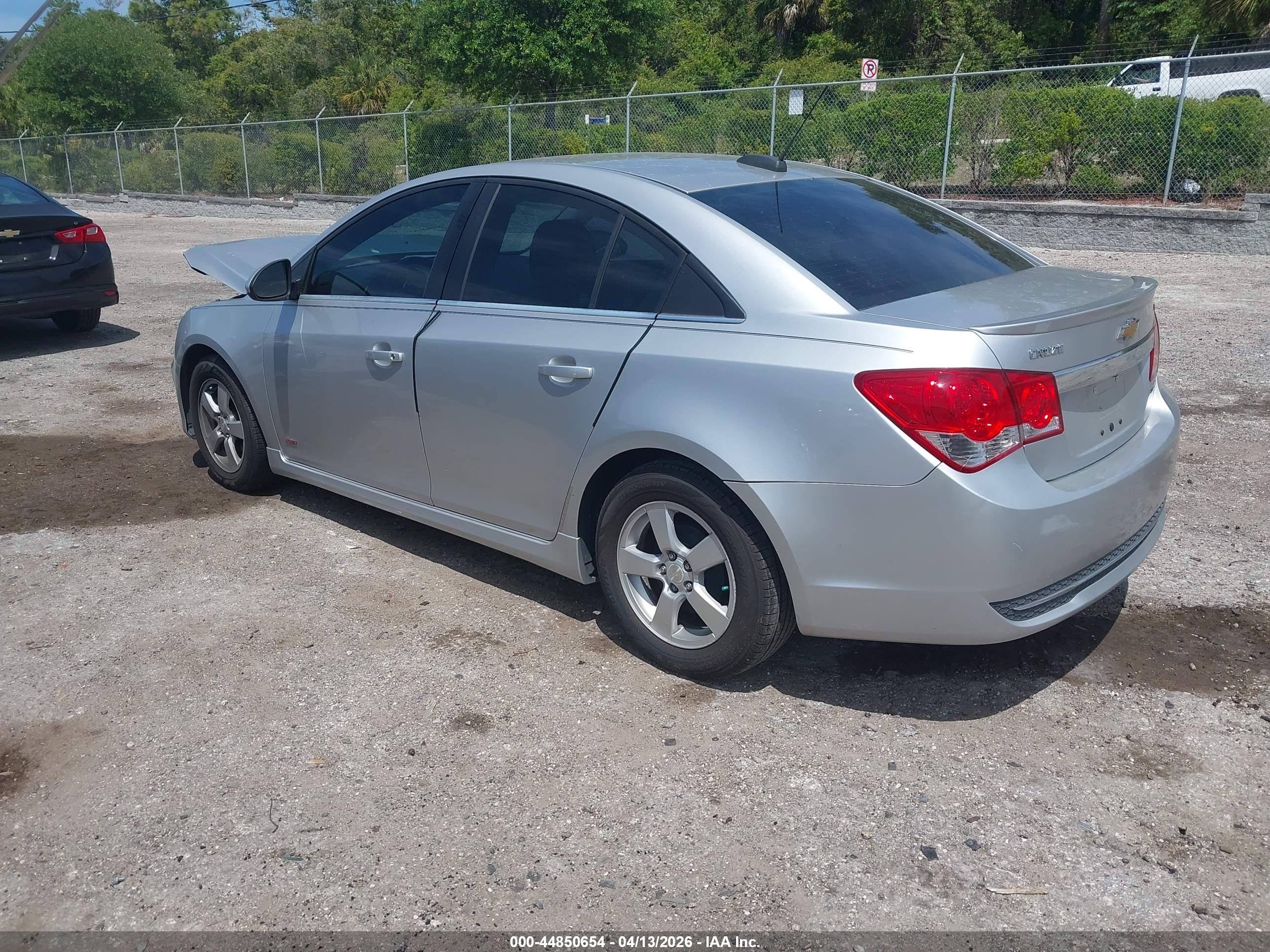 CHEVROLET CRUZE image 3