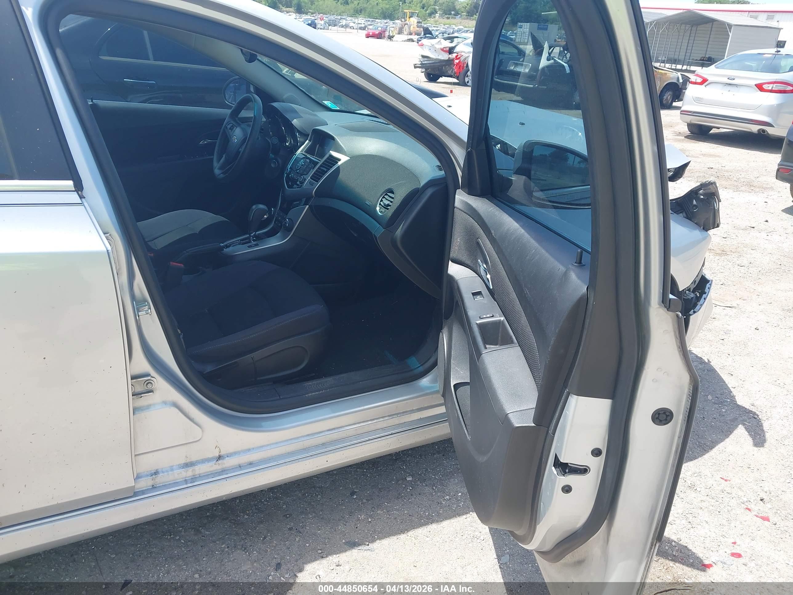 CHEVROLET CRUZE image 5