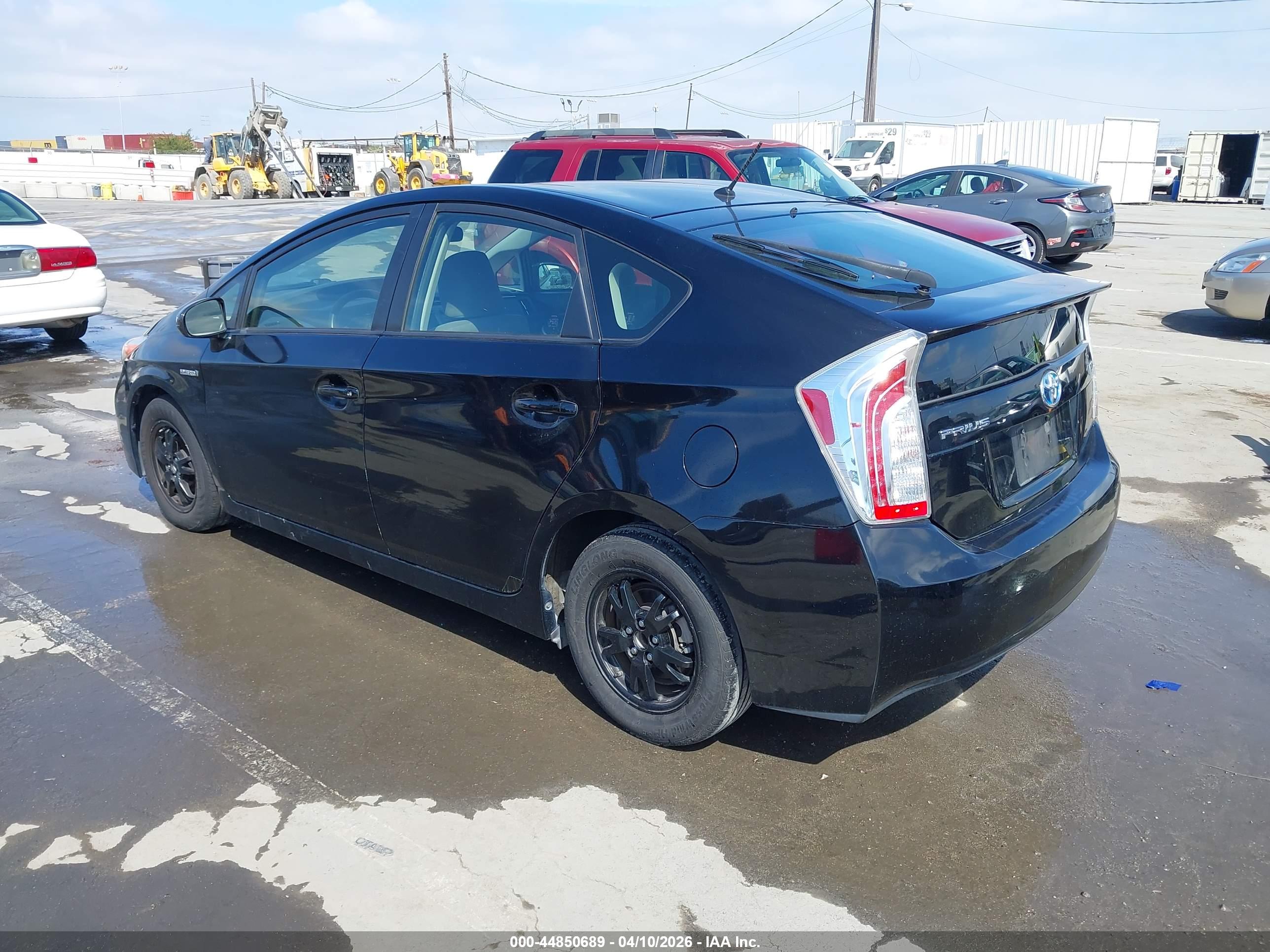 TOYOTA PRIUS image 3