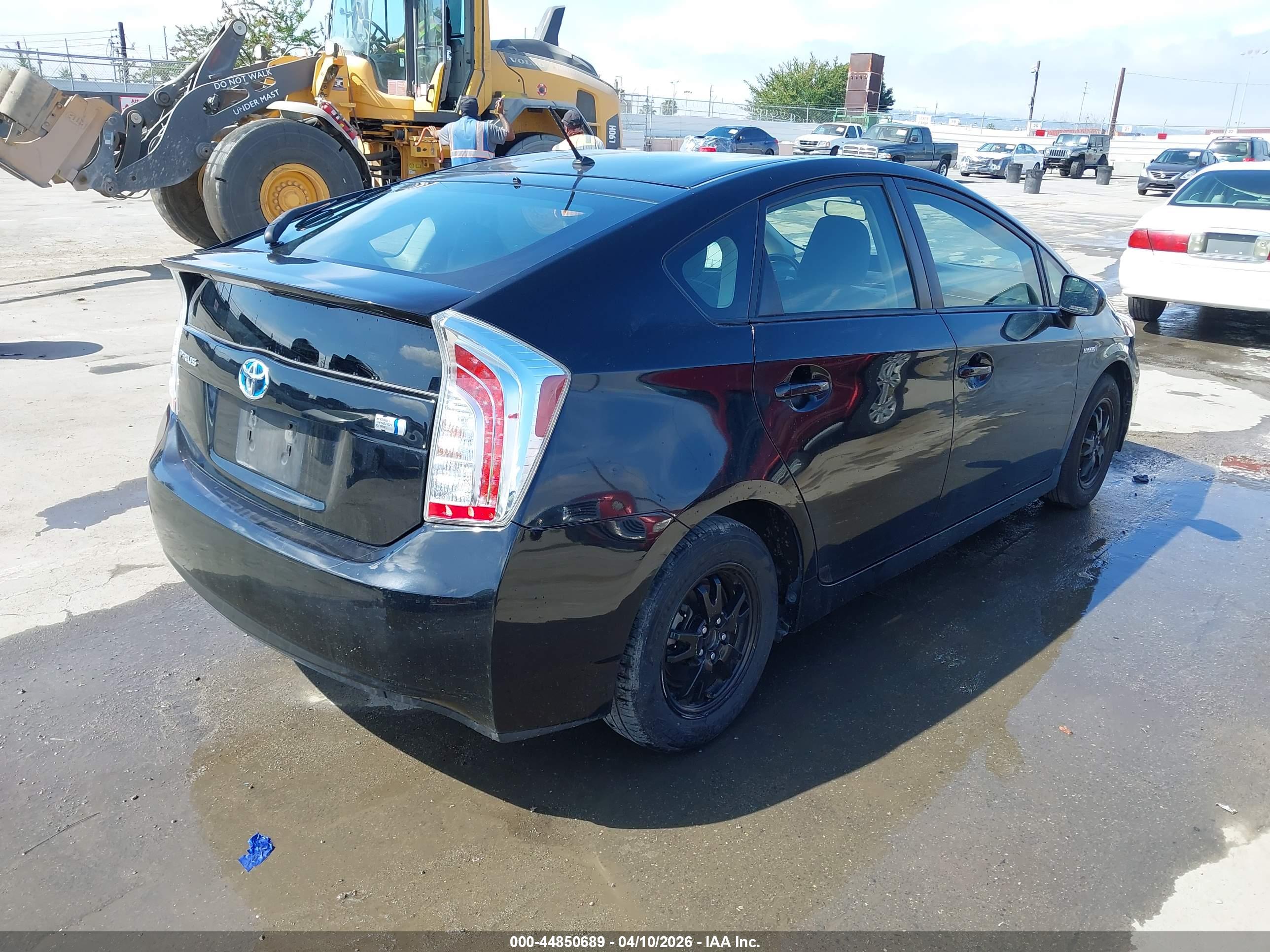TOYOTA PRIUS image 4