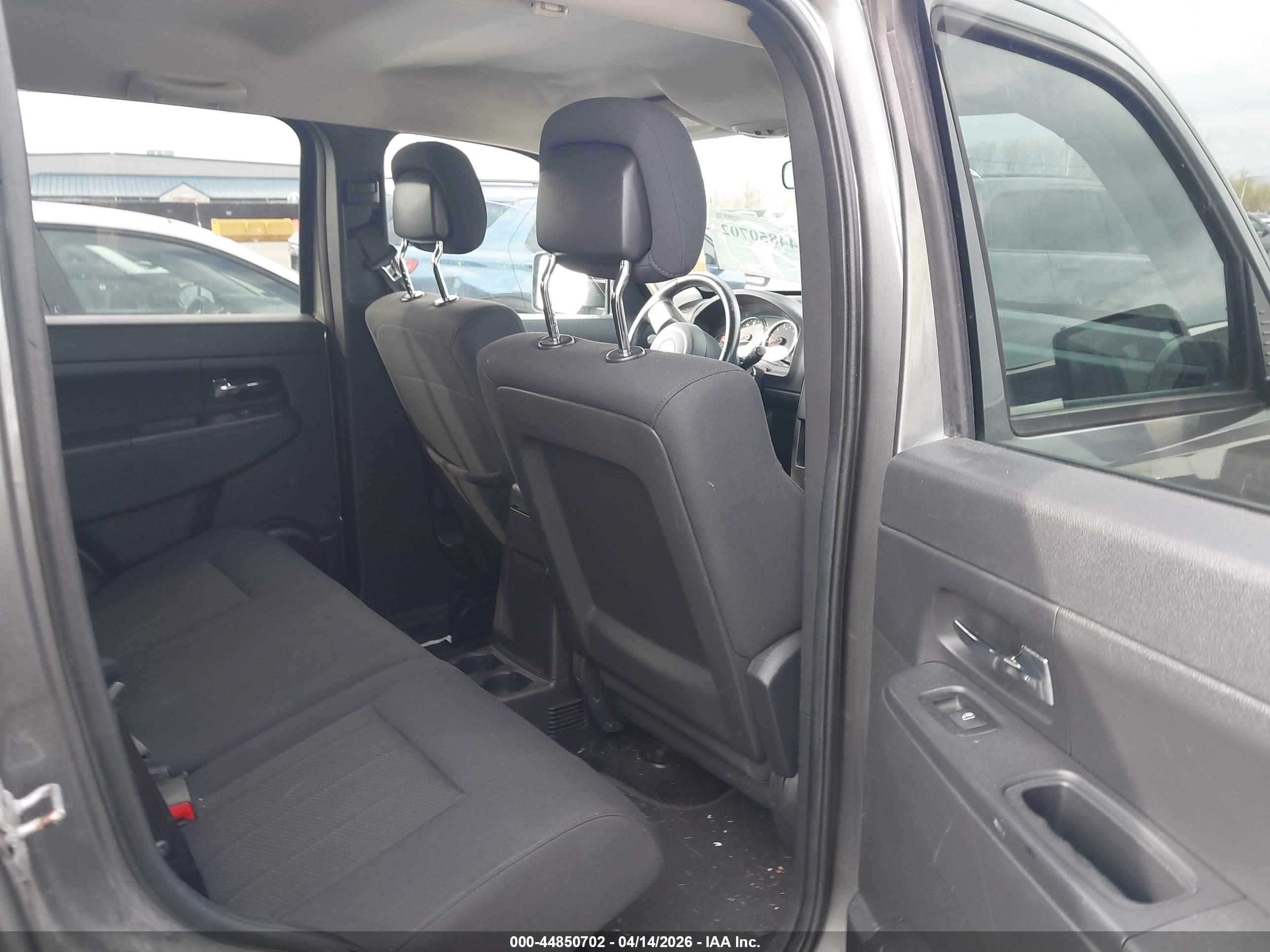 JEEP LIBERTY image 8