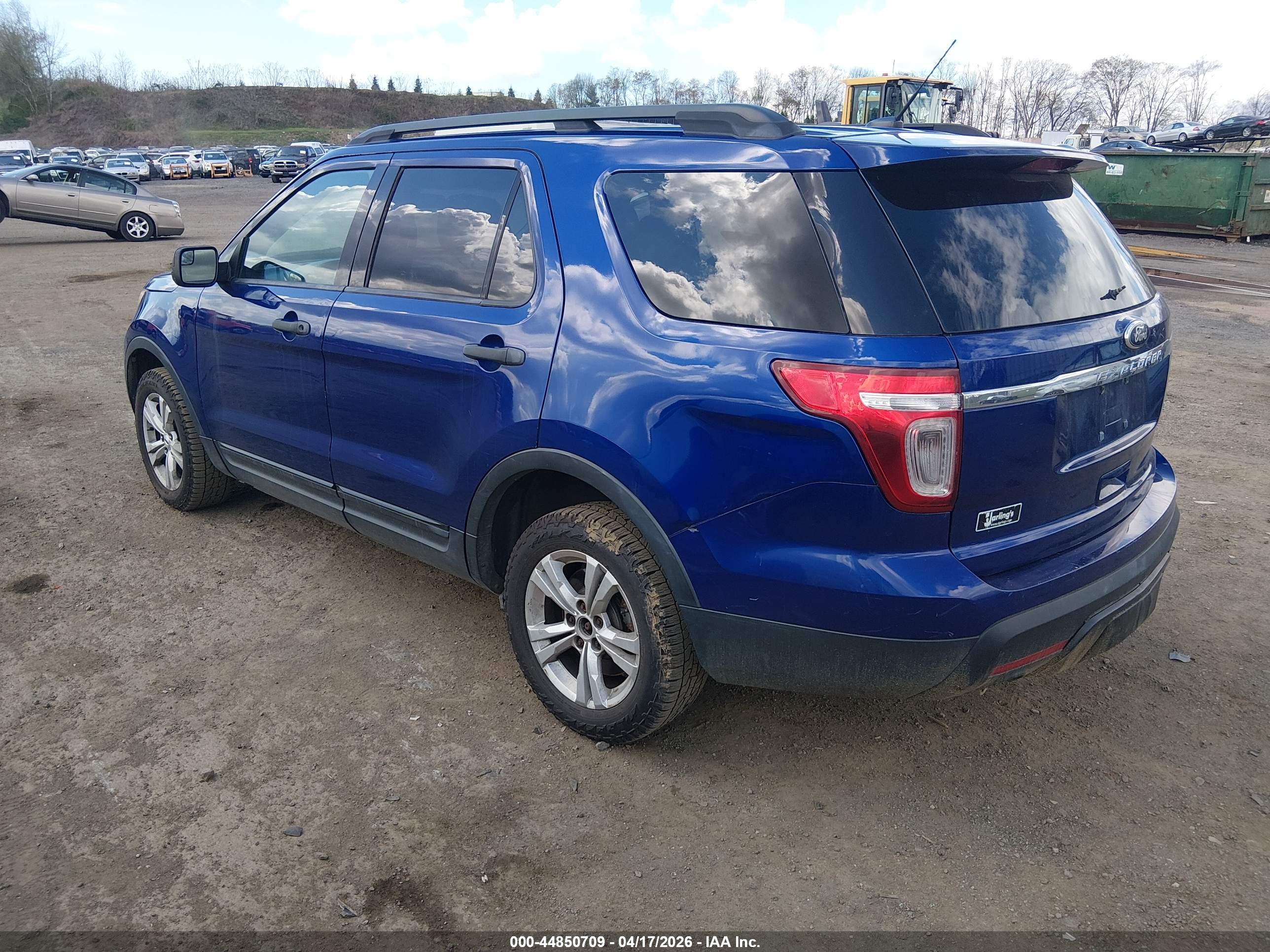 FORD EXPLORER image 3