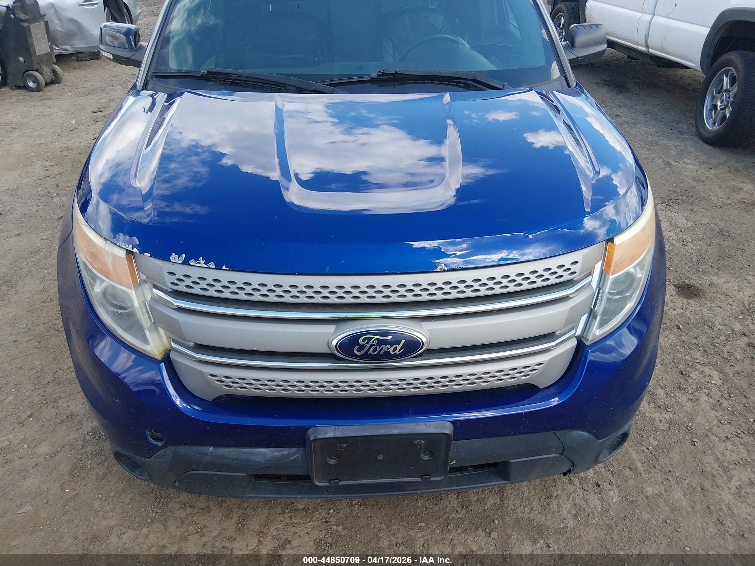 FORD EXPLORER image 6